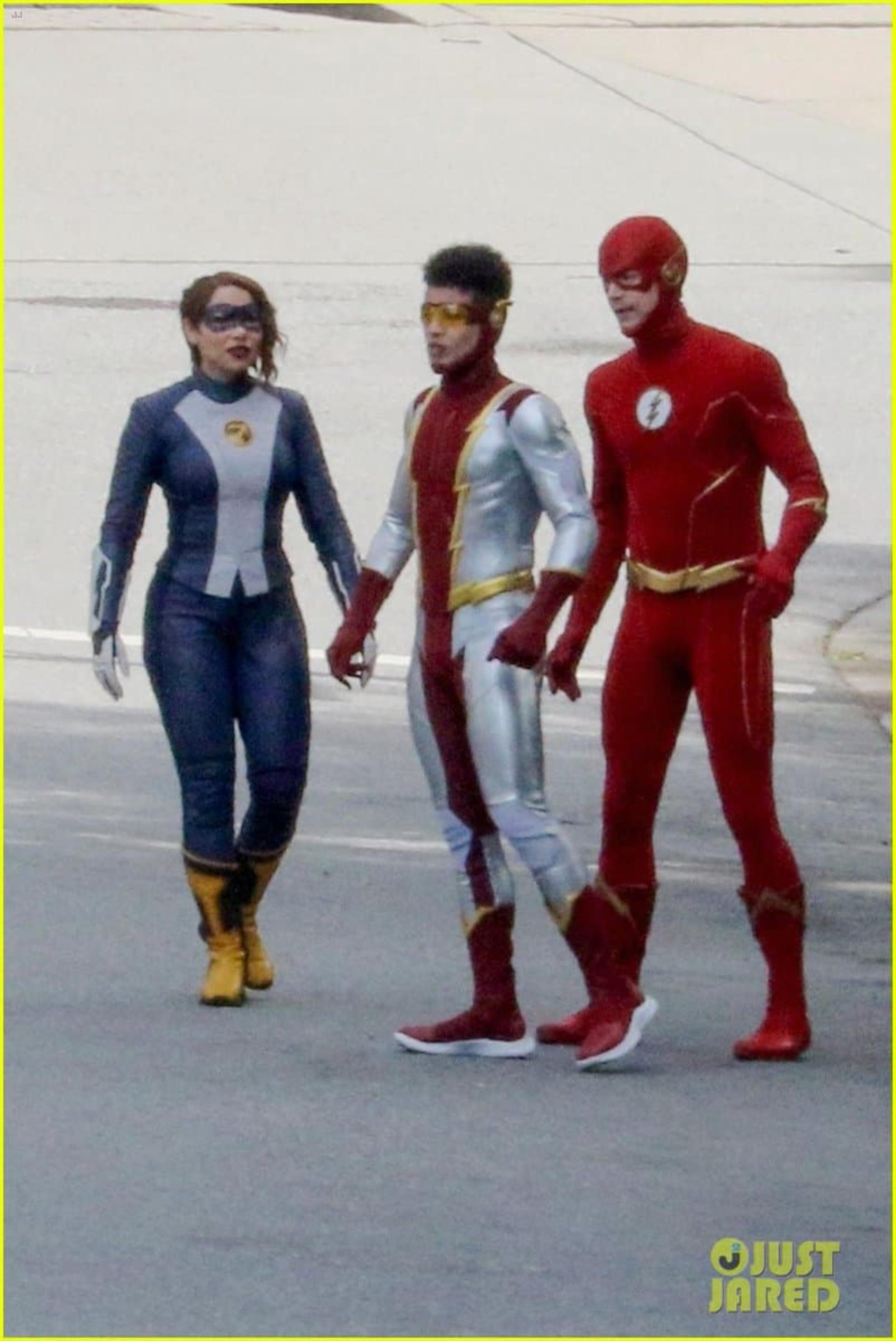 2021-5-grant-gustin-jessica-parker-kennedy-and-jordan-fisher-on-the-flash-tv-series-05