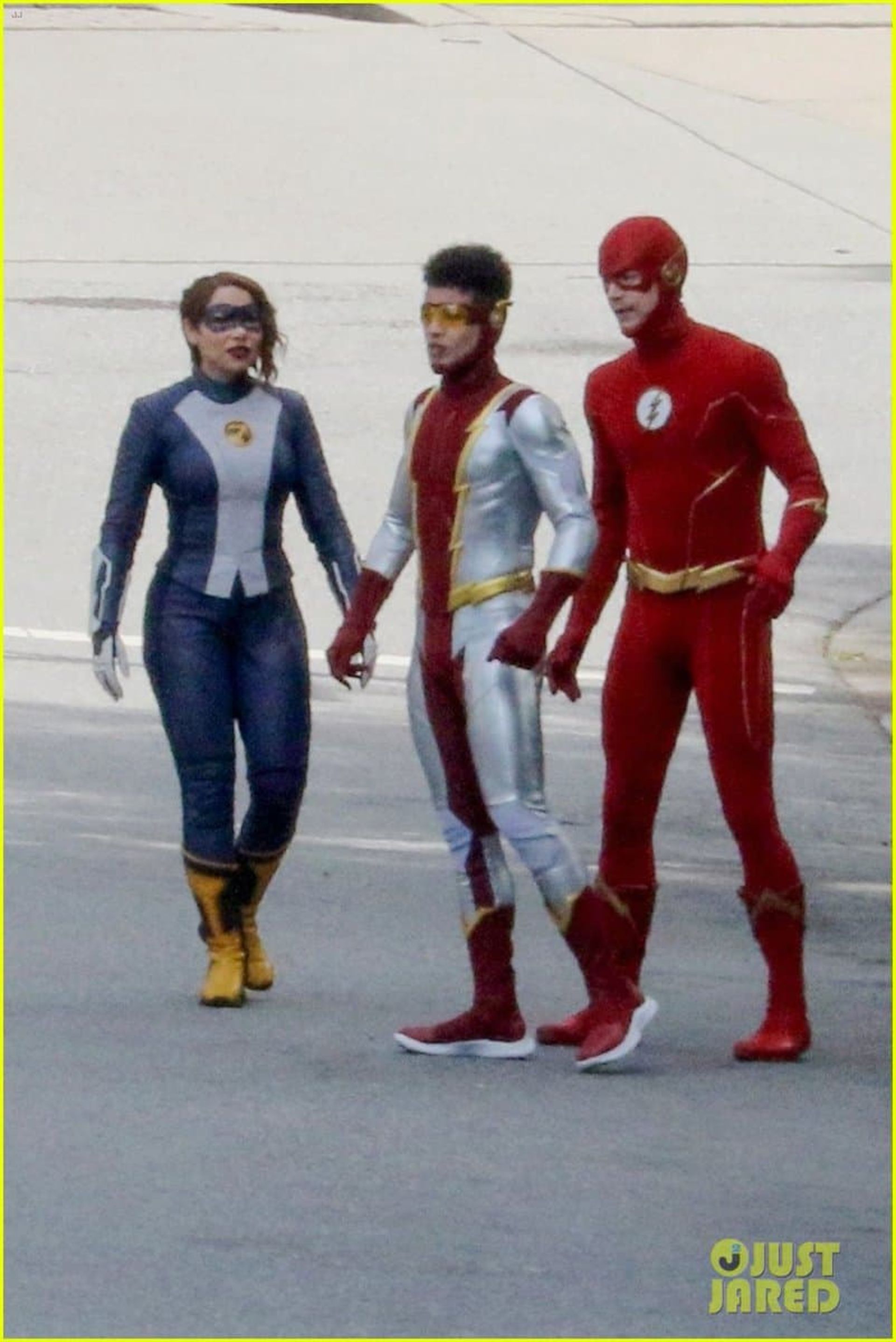 2021-5-grant-gustin-jessica-parker-kennedy-and-jordan-fisher-on-the-flash-tv-series-05