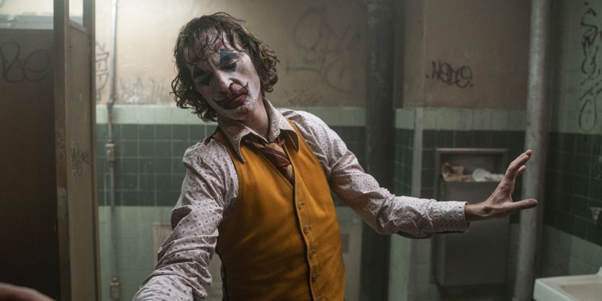 2021-5-joaquin-phoenix-joker-cropped