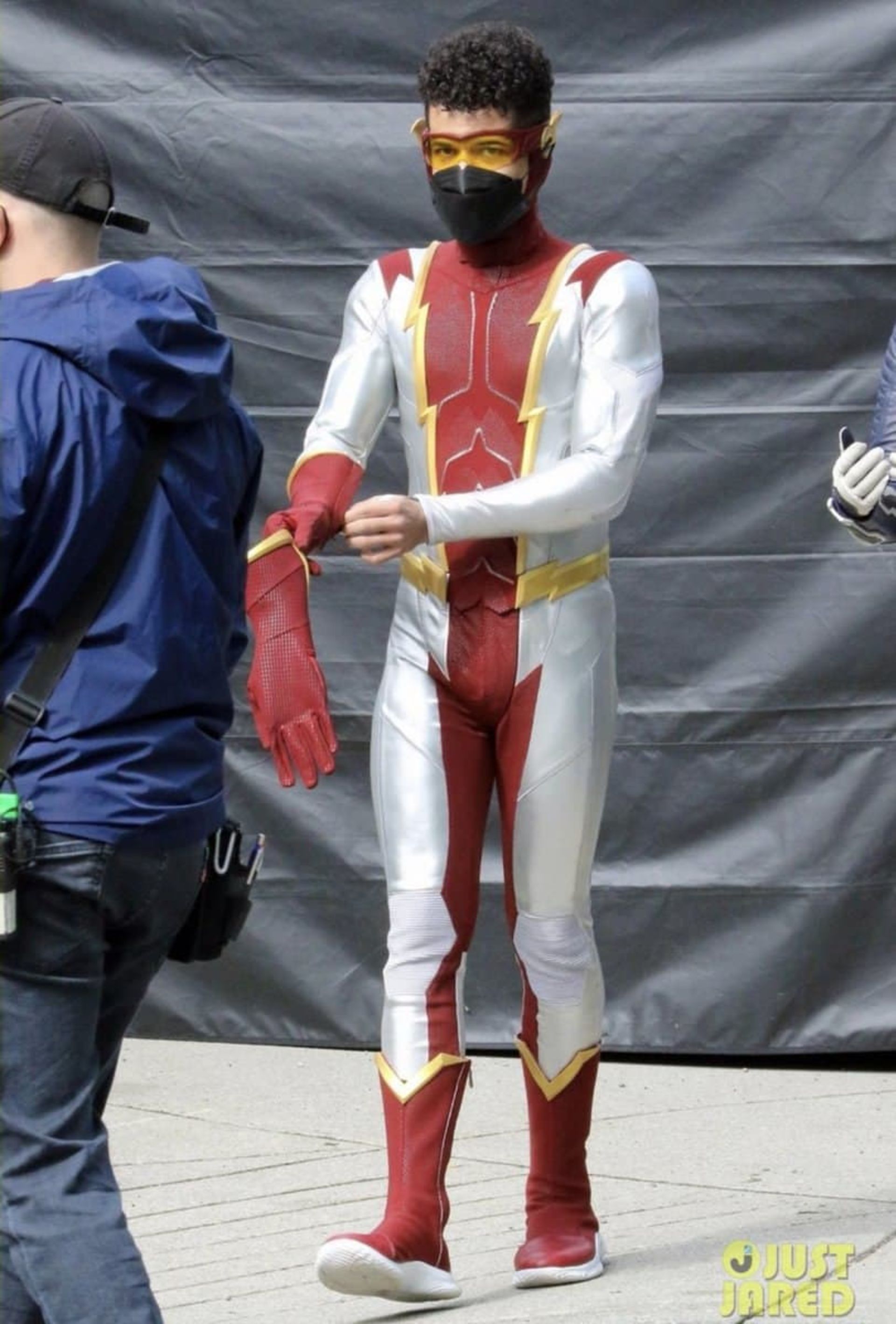 جردن فیشر در نقش بارت آلن ملقب به ایمپالس در پشت صحنه فصل هفتم سریال The Flash