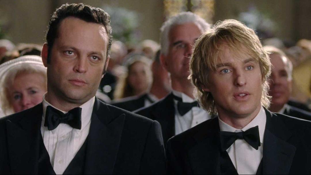 وینس وان و اوون ویلسون با کت و شلوار رسمی در فیلم Wedding Crashers 