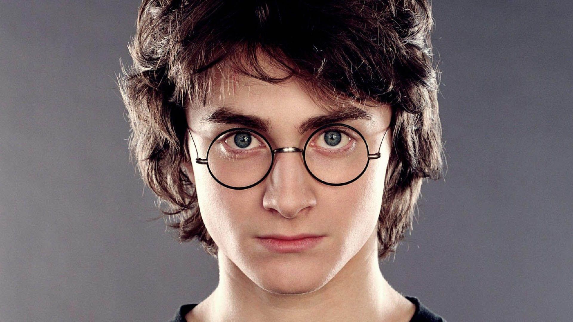 دنیل رادکلیف بازیگر نقش شخصیت هری پاتر در مجموعه سینمایی Harry Potter