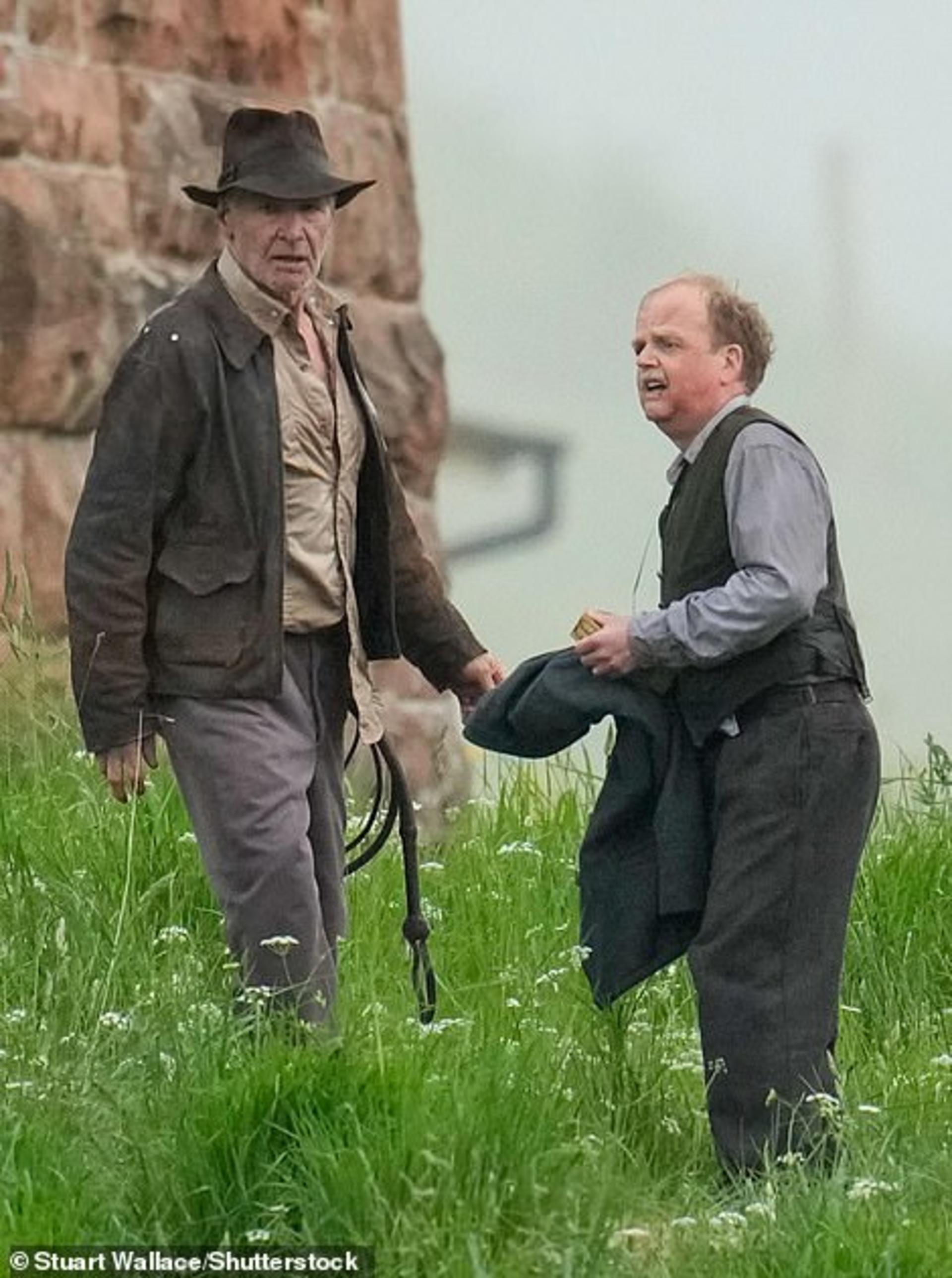 2021-6-harrison-ford-toby-jones-set-indiana-jones-5-02