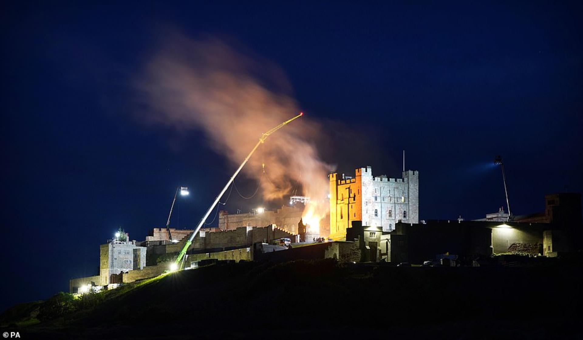 2021-6-indiana-jones-5-enormous-blaze-lights-sky-special-effects-crew-stage-fire-bamburgh-castle-01