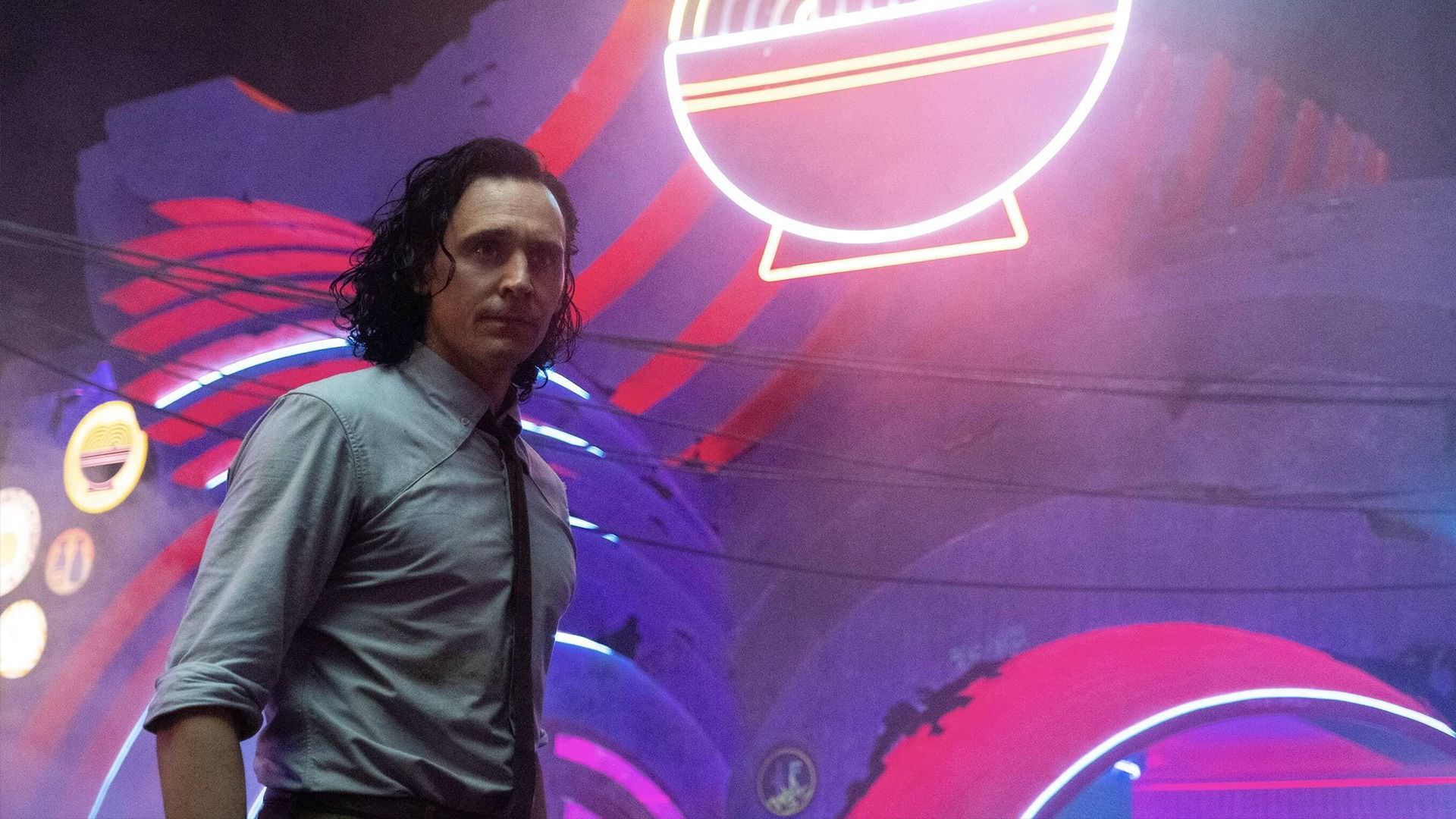 2021-6-loki-episode-3-tom-hiddleston-city