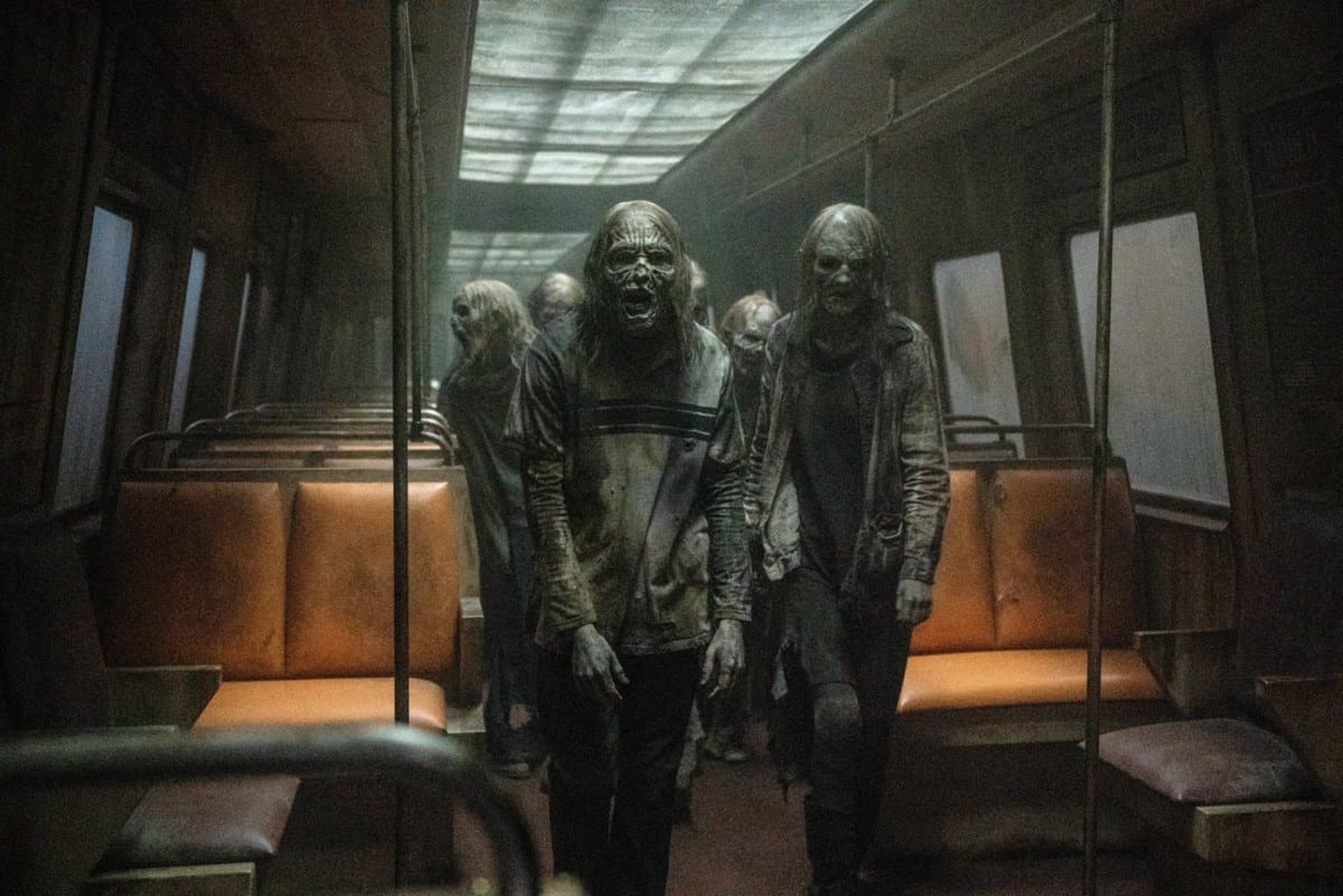 2021-6-the-walking-dead-s11-new-photos-revealed-04