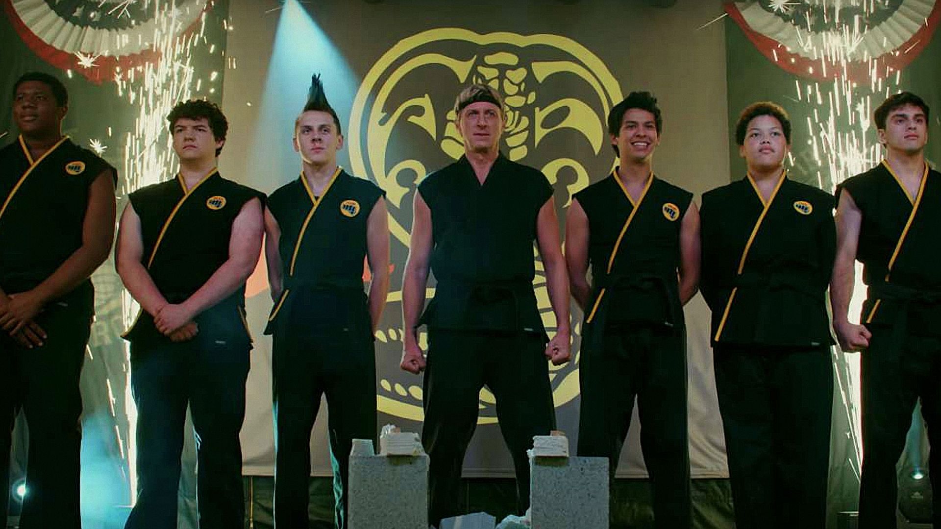 2021-7-cobra-kai-serie-poster