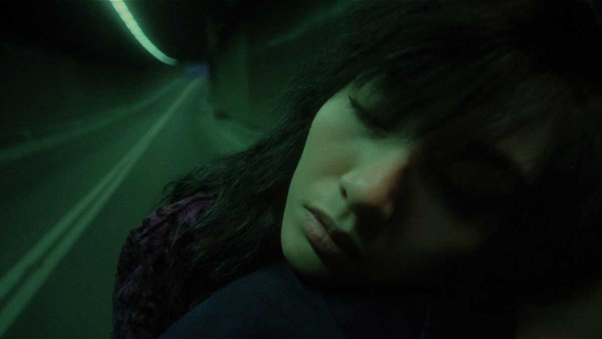 چهره خسته بازیگر در تونل بلند فیلم Fallen Angels