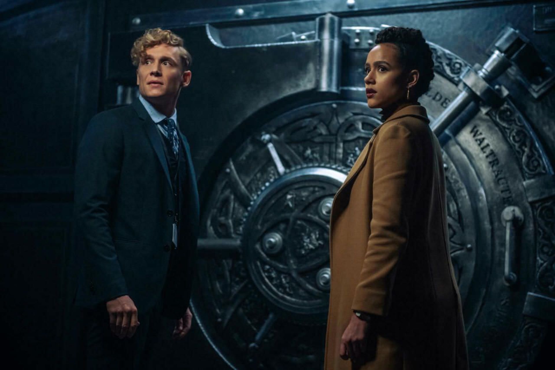 2021-7-netflix-army-of-the-thieves-movie-gets-first-images-01