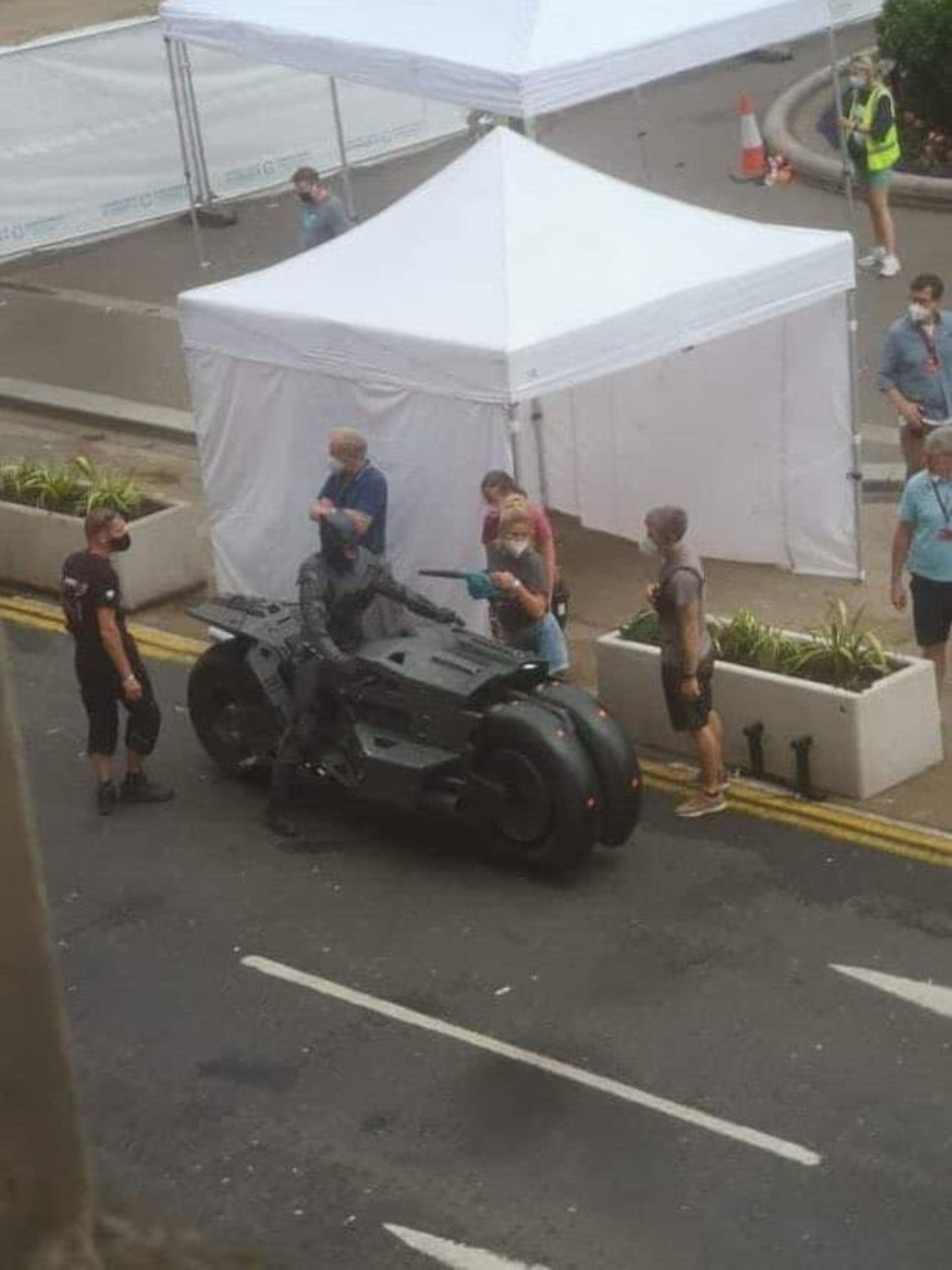 2021-7-possible-first-look-at-ben-affleck-batman-the-flash-03