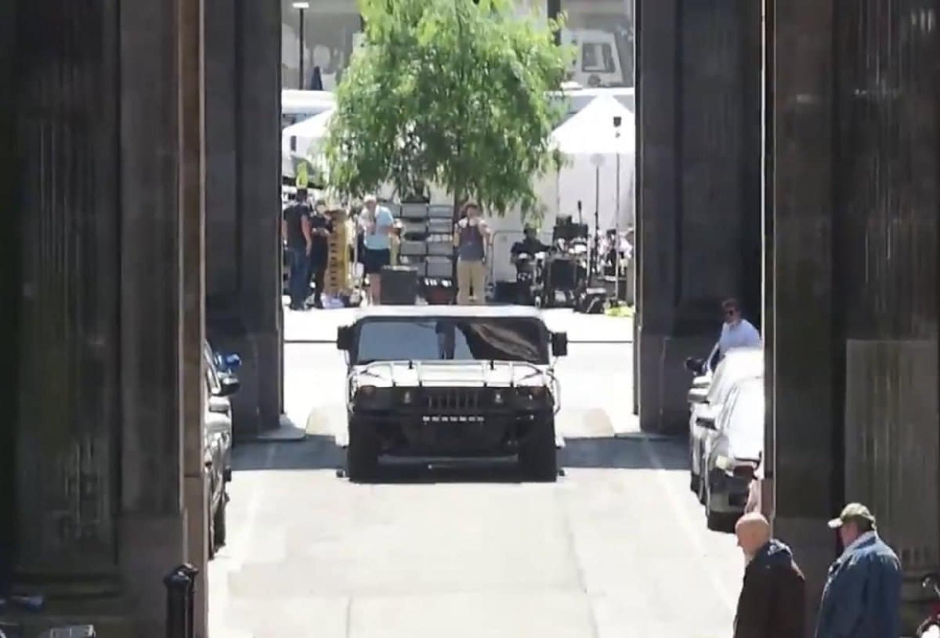2021-7-possible-first-look-at-ben-affleck-batman-the-flash-05