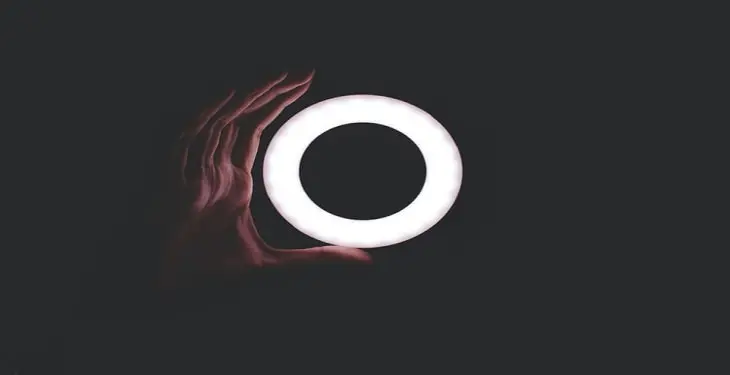 2021-7-using-ring-light-for-photography
