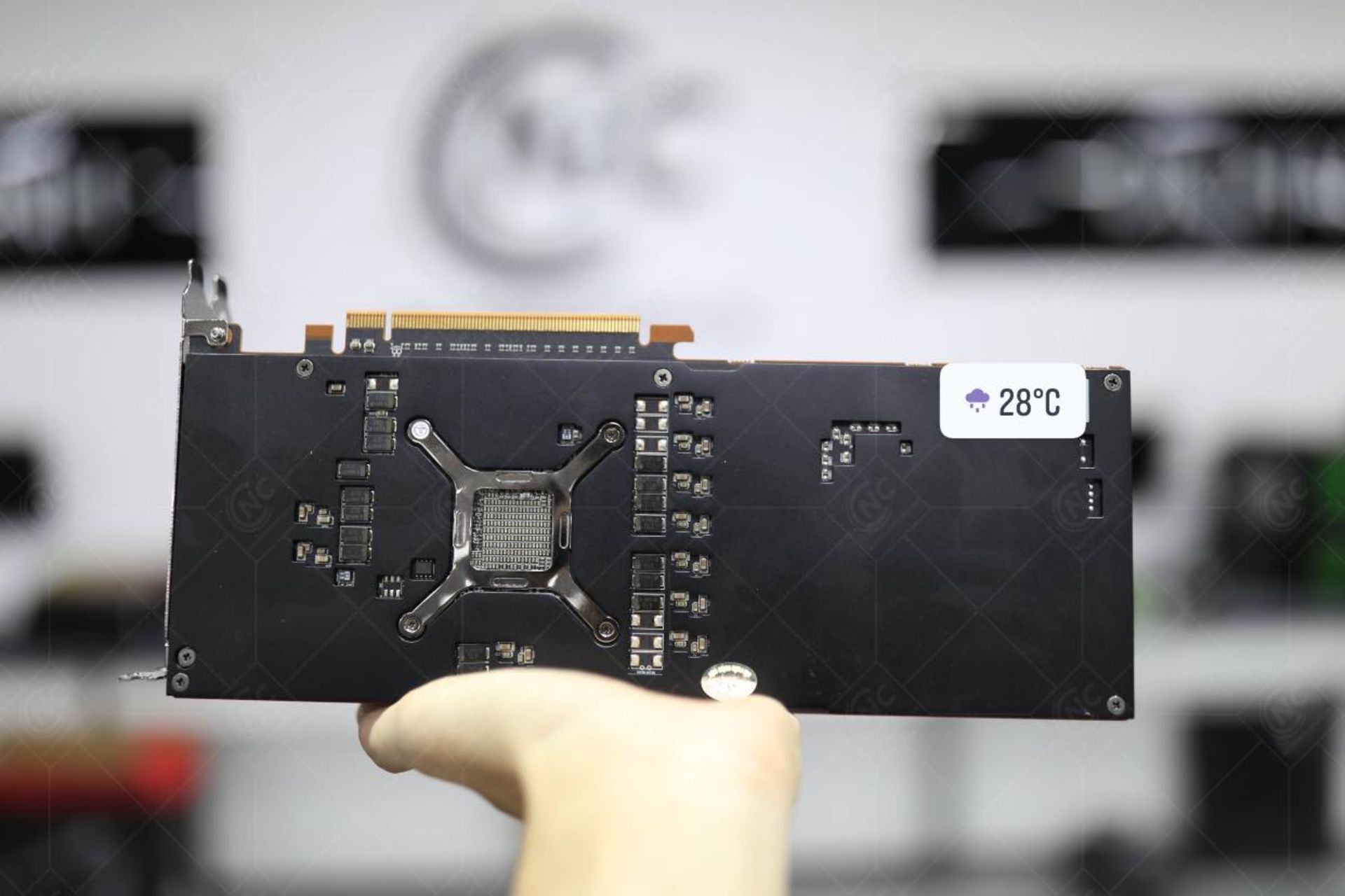 مشاهده کارت گرافیک ویژه ماینینگ AMD در ویتنام