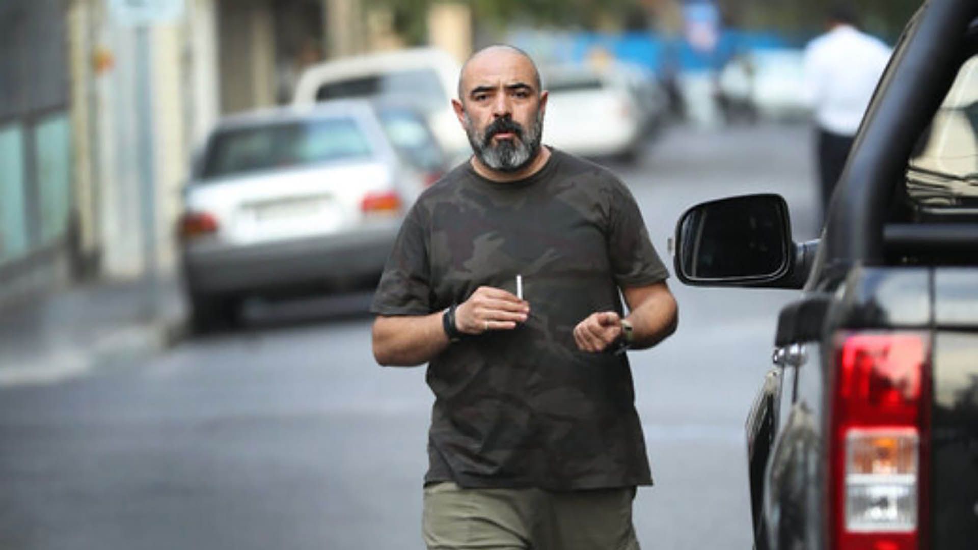 حسن معجونی در نقش پیمان در نمایی از فیلم گورکن