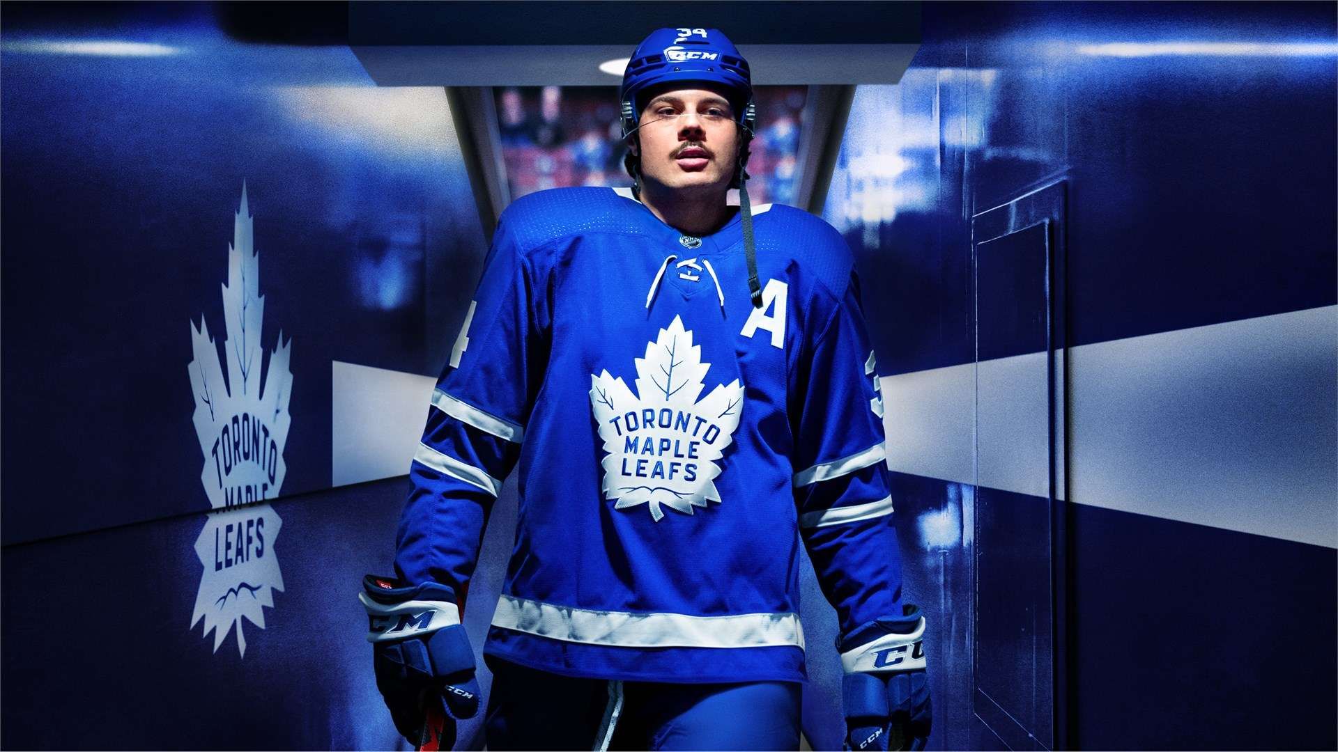 آستون متیوز بازیکن هاکی روی جلد بازی NHL 22