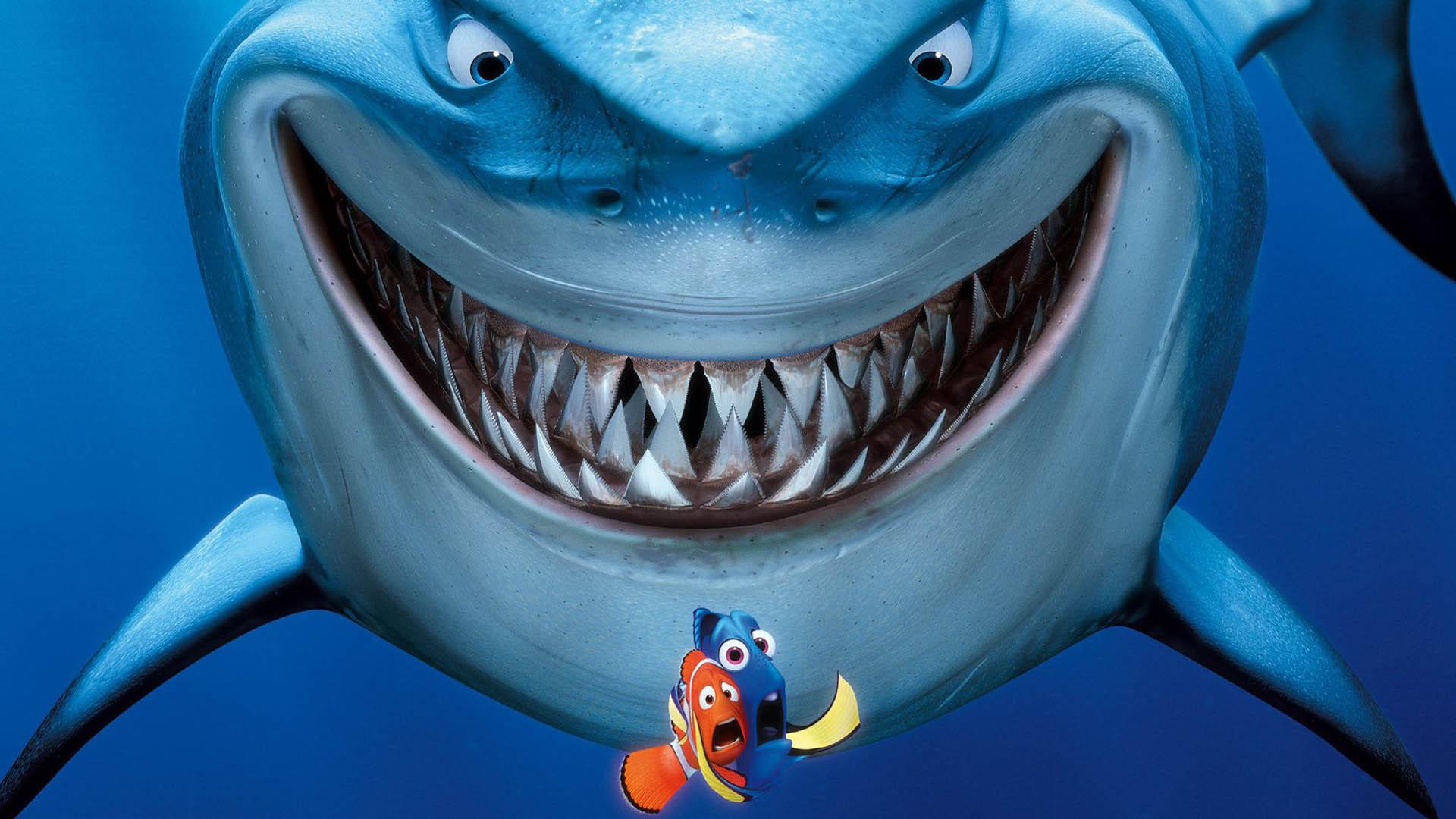 شخصیت‌های دوری و نمو دربرابر یک کوسه در انیمیشن Finding Nemo