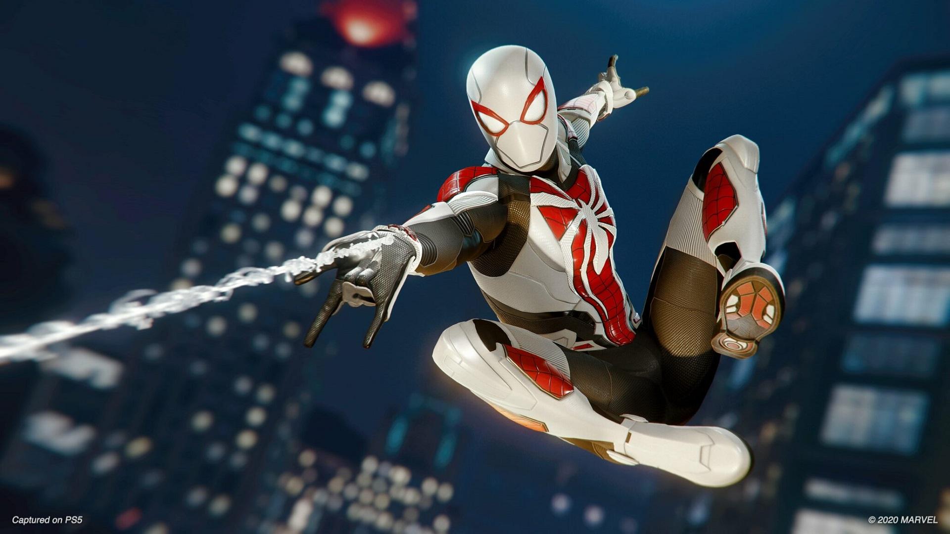 کاستوم سفید اسپایدرمن در بازی Spider-Man Remastered