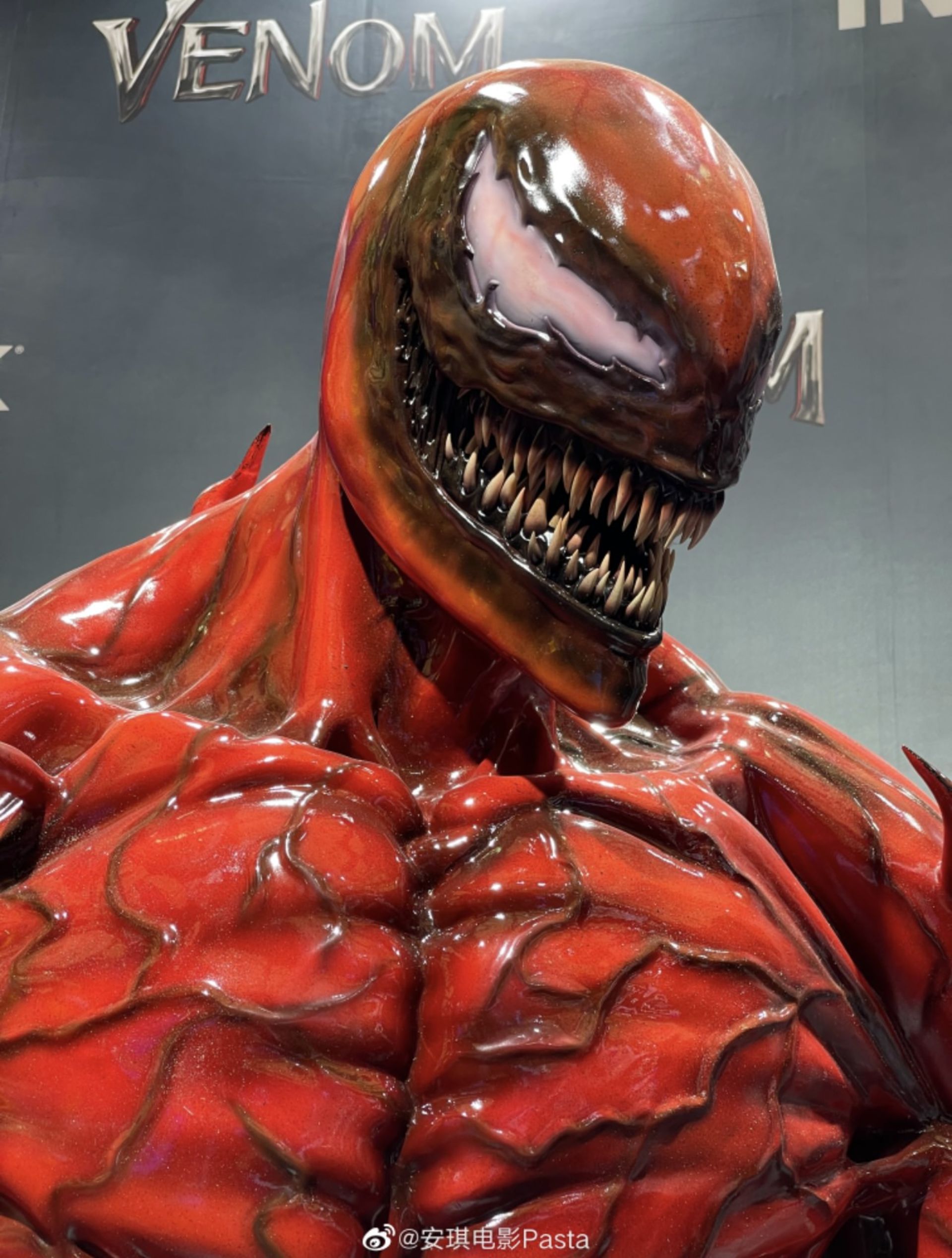 بخش سر مجسمه کارنیج در فیلم Venom: Let There Be Carnage