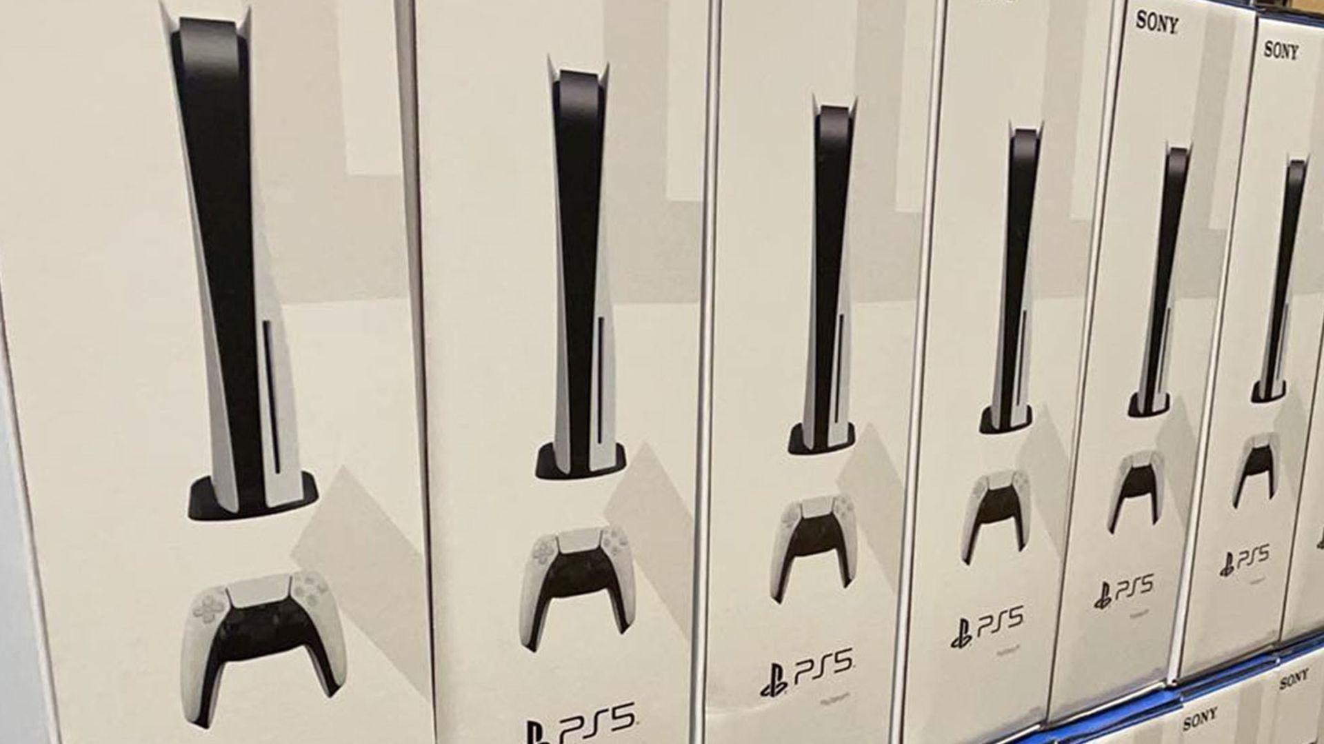 کنسول های PS5 در فروشگاه