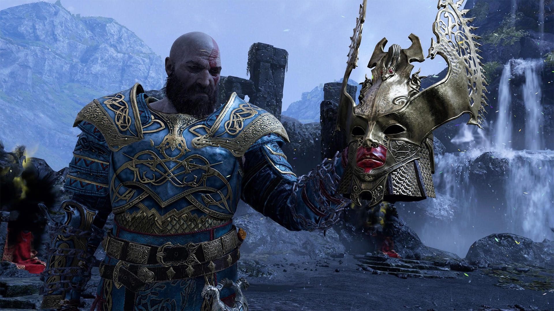 ماسک یک والکری در دست کریتوس در God of War 2018