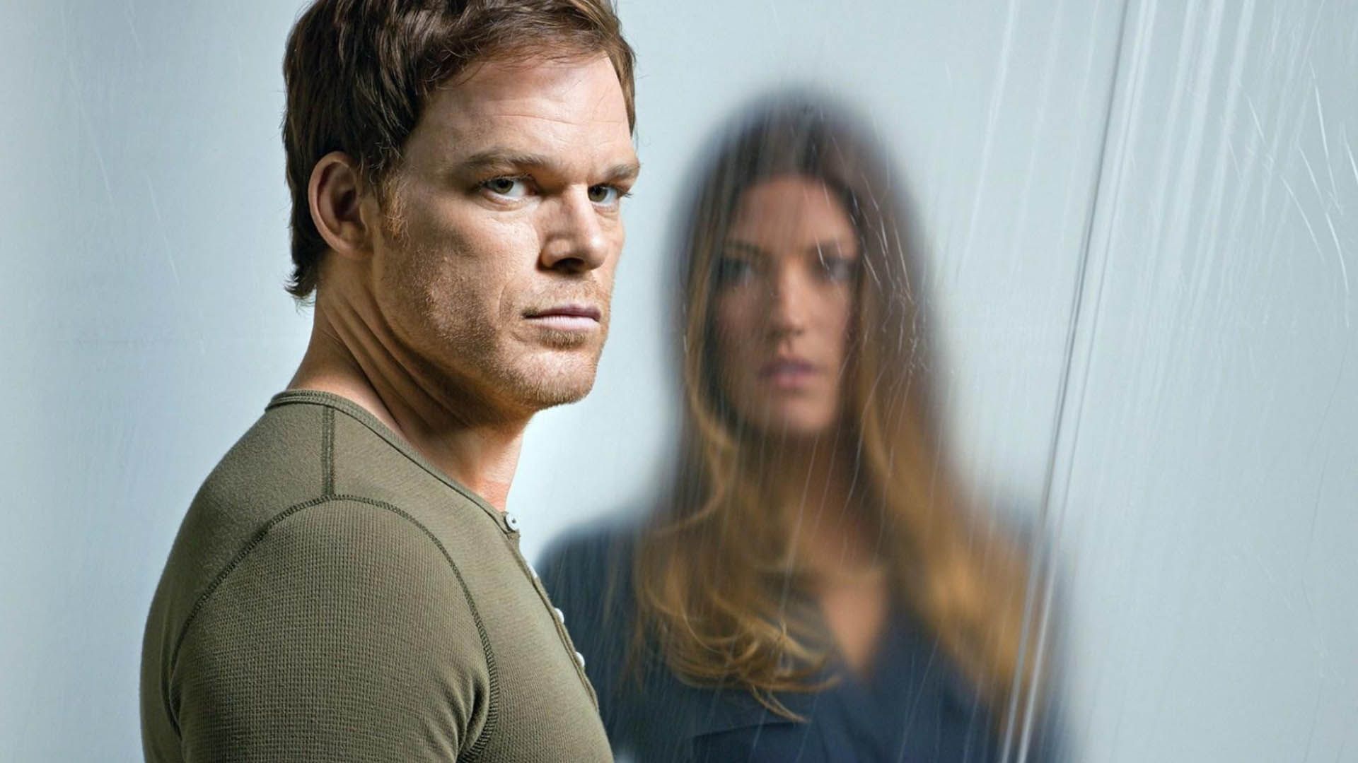 مایکل سی هال و جنیفر کارپنتر در سریال Dexter