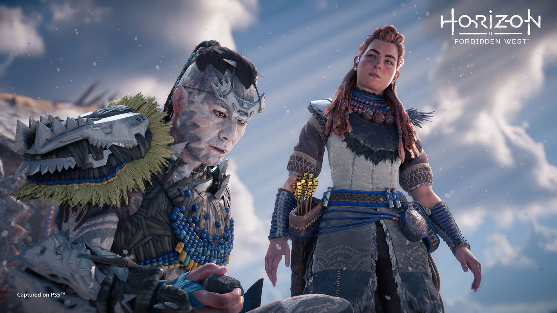 الوی مشغول نگاه به یکی از شخصیت های بازی Horizon Forbidden West سونی