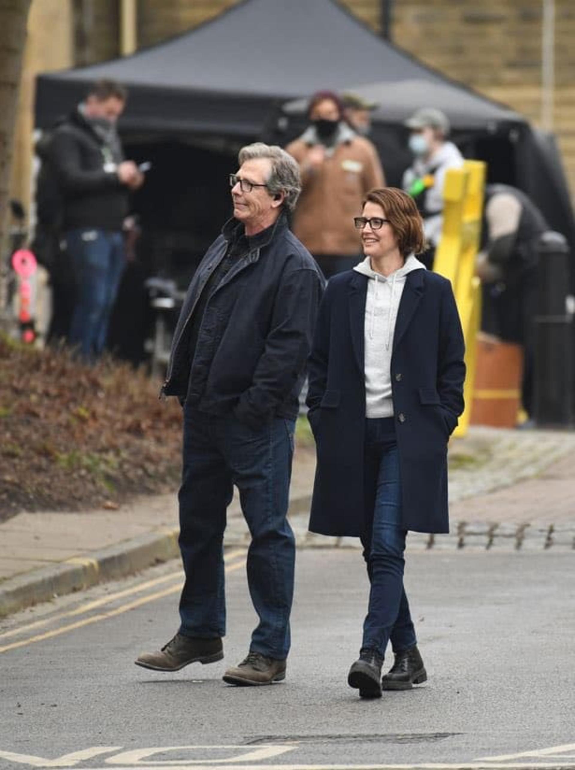2022-1-secret-invasion-set-photos-reveal-first-look-cobie-smulders-and-ben-mendelsohn-01