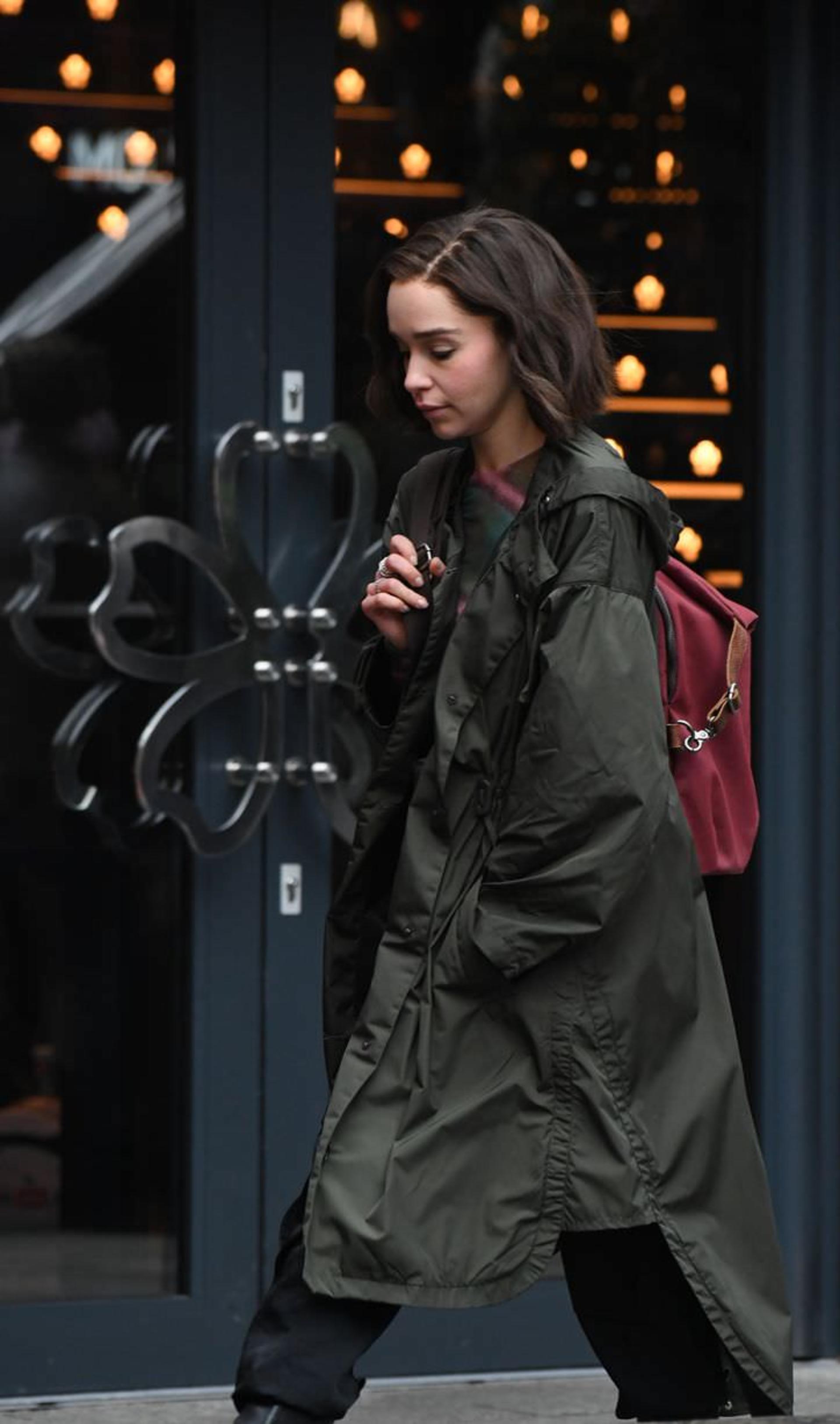 2022-1-secret-invasion-set-photos-reveal-first-look-emilia-clarkes-03