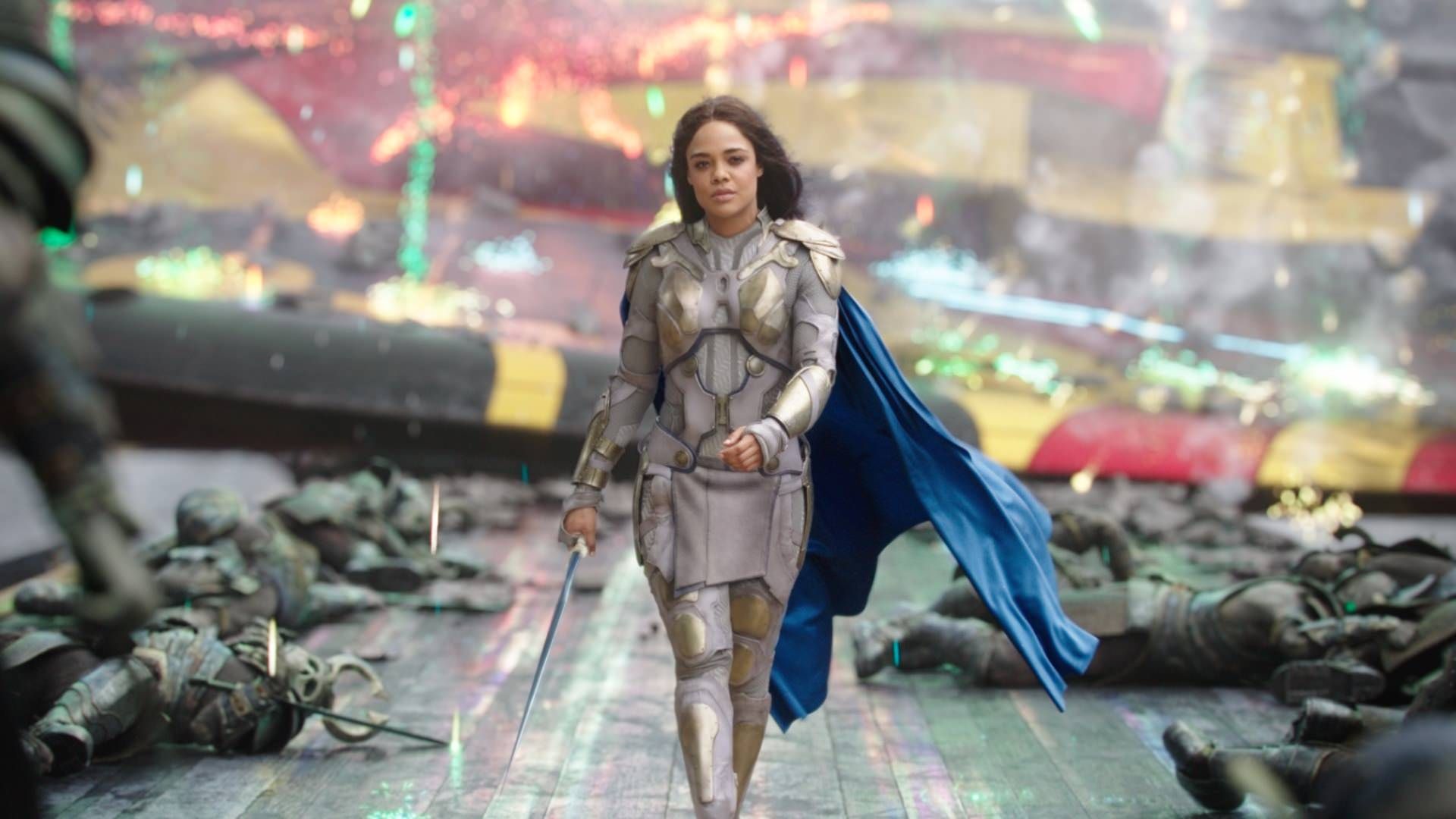 تسا تامپسون در نقش والکیری در آزگارد در فیلم Thor: Ragnarok