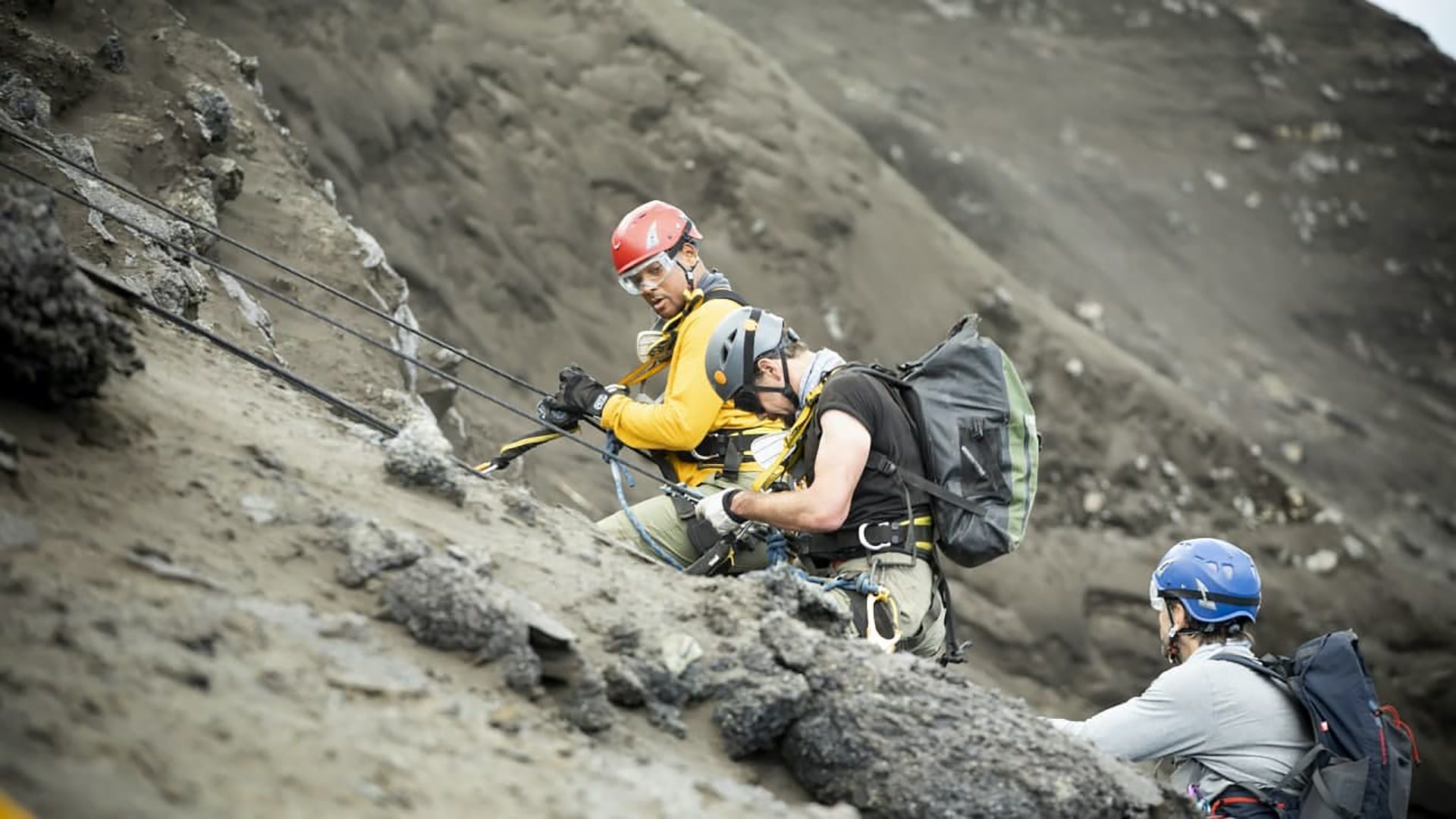 2022-1-will-smith-and-his-colleagues-climbing-the-mountain
