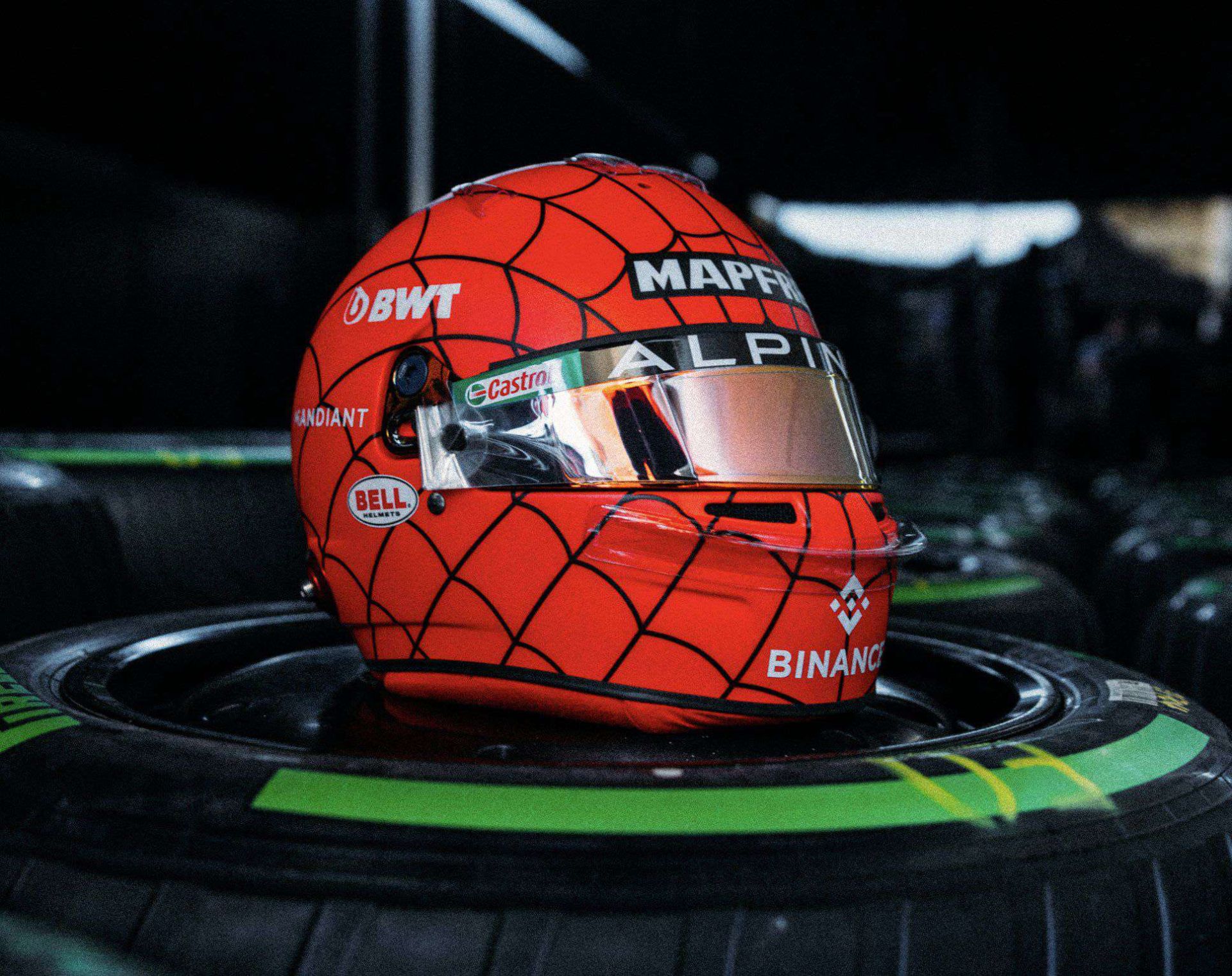 2022-10-formula-1-driver-esteban-ocon-dons-an-amazing-spider-man-inspired-helmet-for-this-weekends-us-race-02