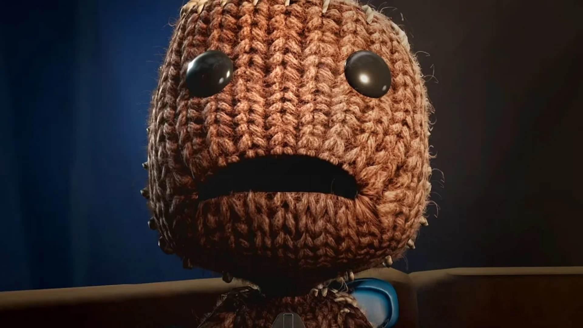 چهره ناراحت شخصیت اصلی بازی Sackboy: A Big Adventure