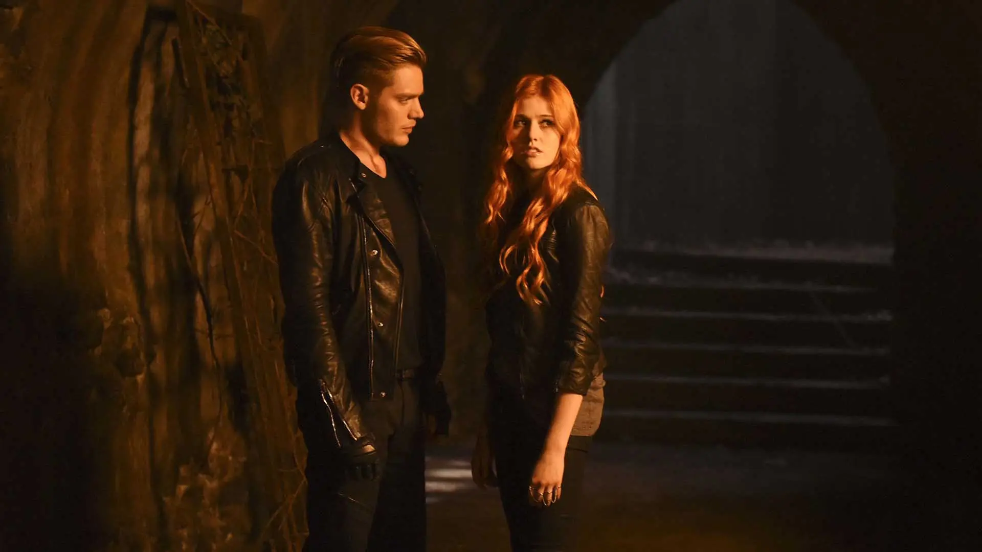 کاترین مک‌نامارا و دومینیک شروود در سریال Shadowhunters