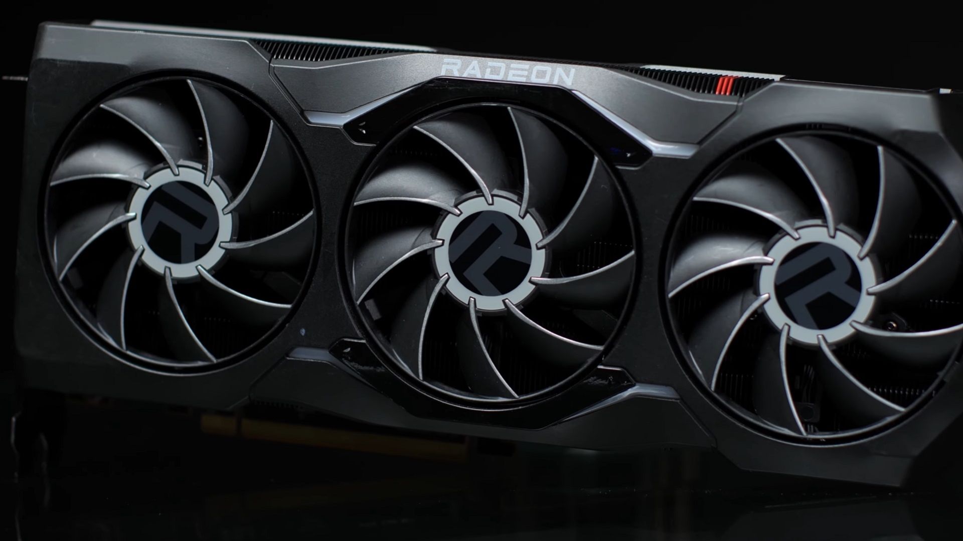 طراحی کارت گرافیک AMD Radeon RX 7900 XTX 24 GB