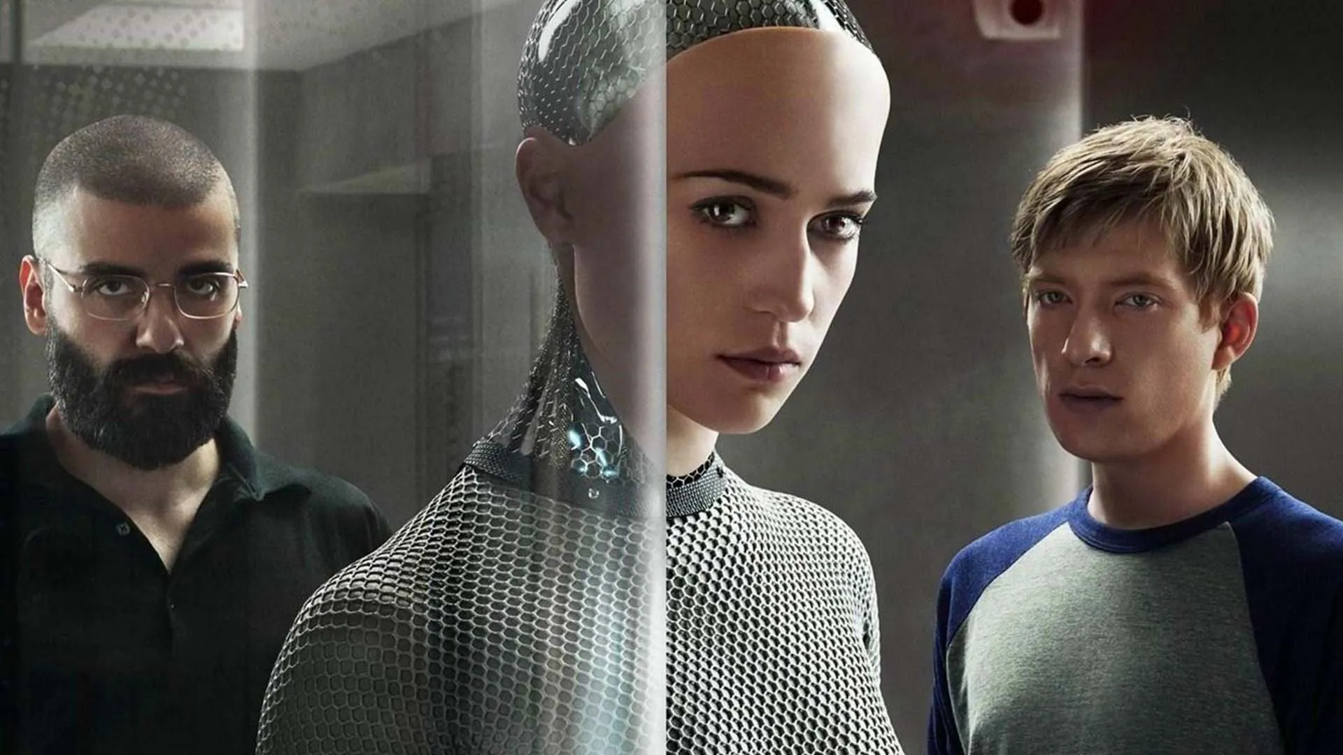 آلیشیا ویکاندر به همراه اسکار آیزاک و دامنل گلیسون در فیلم Ex Machina