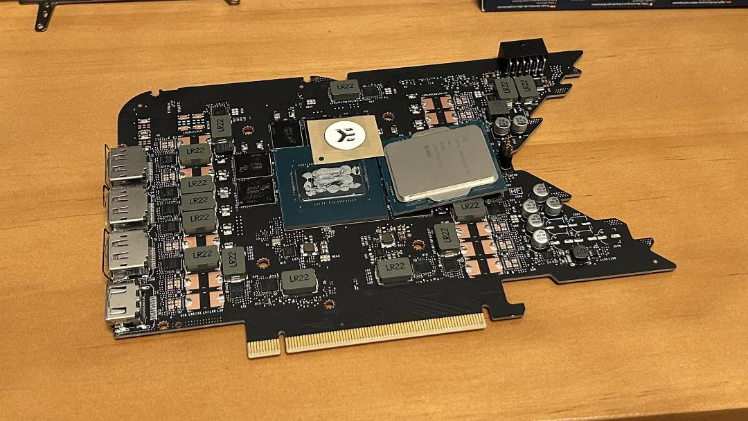 برد اصلی کارت گرافیک GeForce RTX 4080 Founders Edition