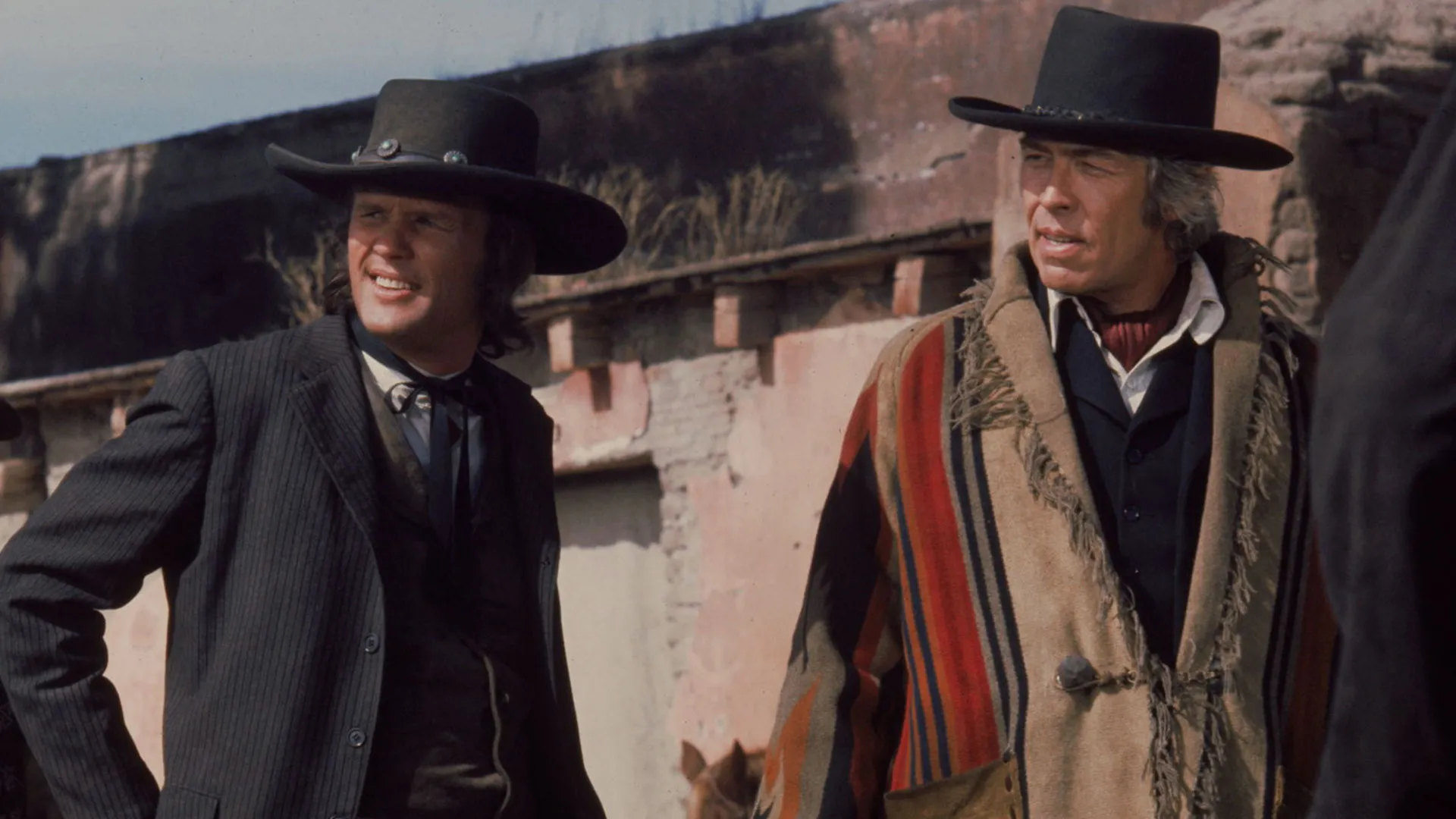 پت گرت در حال صحبت کردن در فیلم Pat Garrett and Billy the Kid