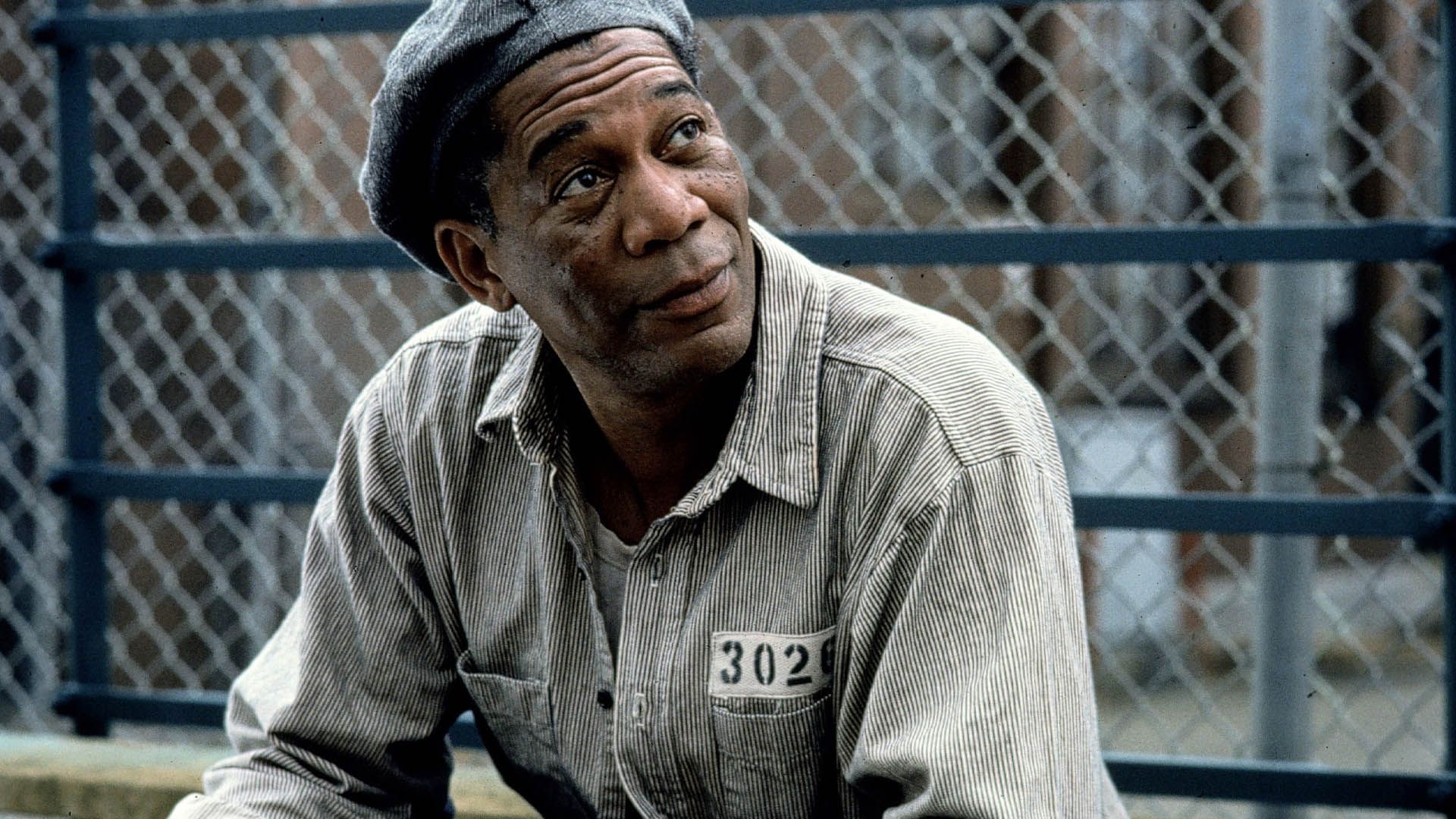 شخصیت رد با بازی مورگان فریمن در فیلم The Shawshank Redemption