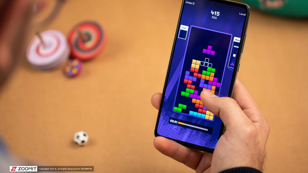 گوشی Samsung Galaxy A52s 5G هنگام اجرای بازی تتریس