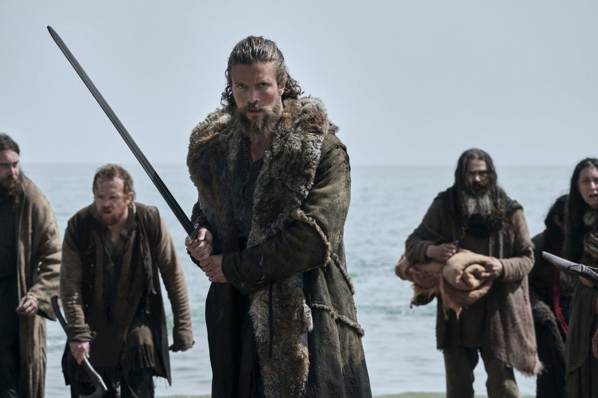 وایکینگ ها در حال حمله از طریق دریا در فصل دوم سریال Vikings: Valhalla