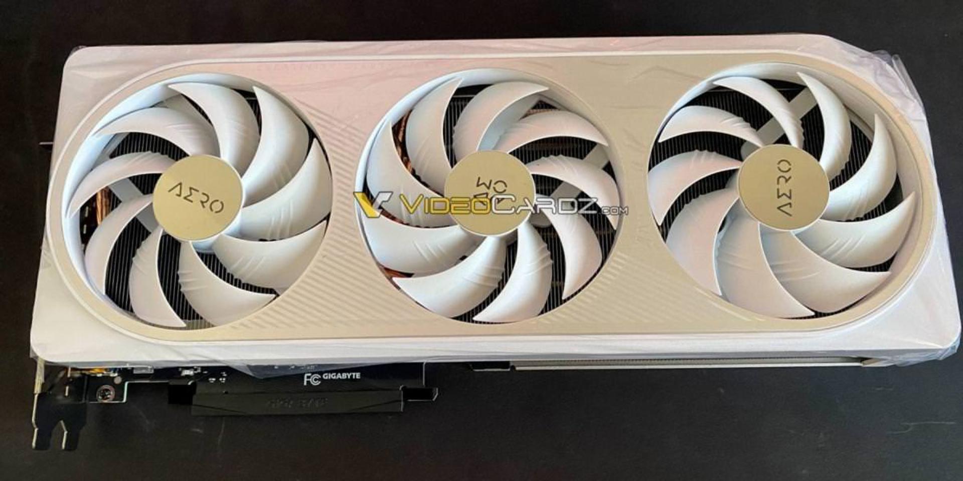 کارت گرافیک Gigabyte GeForce RTX 4070 Ti سفید رنگ