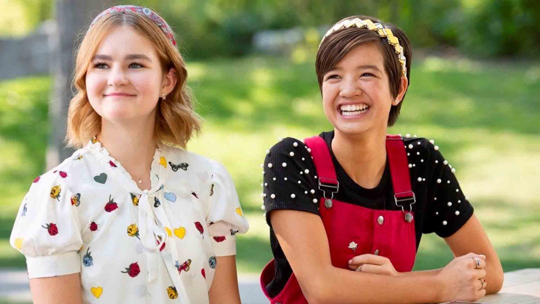پیتون الیزابت لی به همراه سوفیا وایلی در سریال Andi Mack