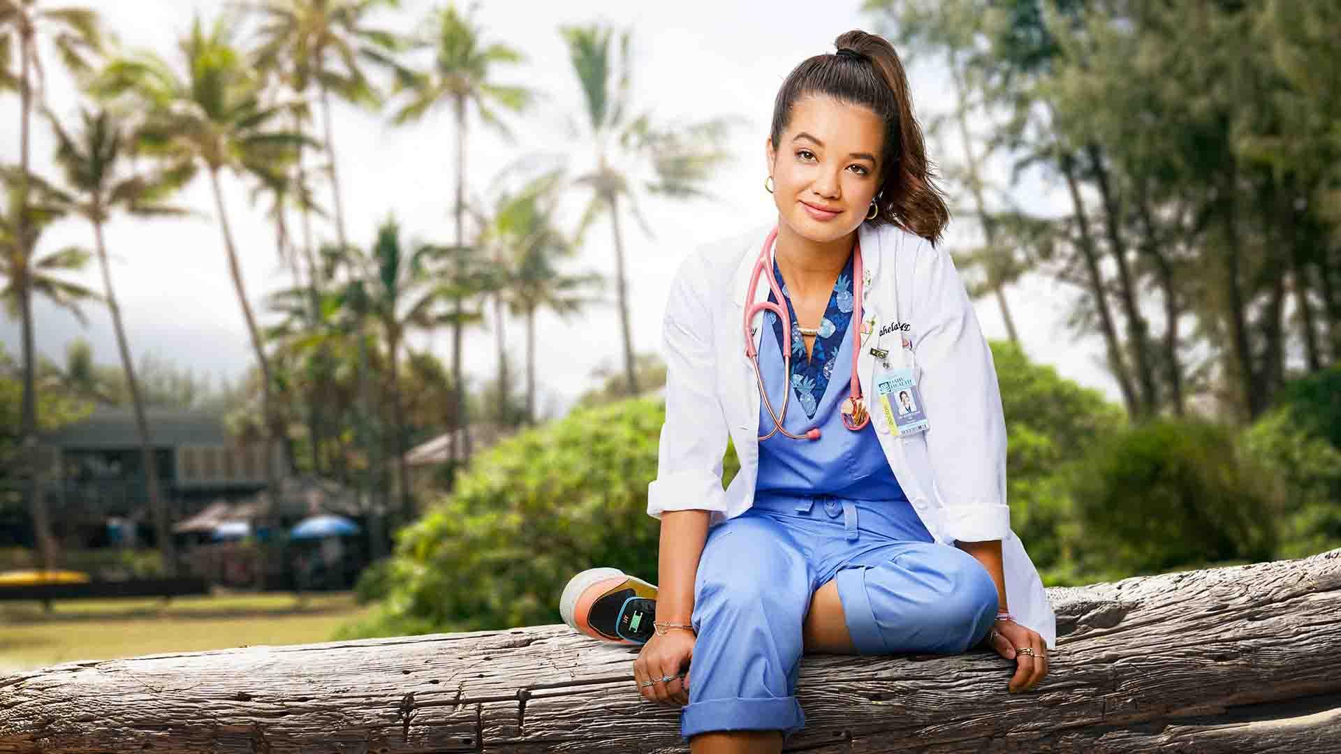 پیتون الیزابت لی در پوستر سریال Doogie Kamealoha, M.D. روی یک چوب نشسته است