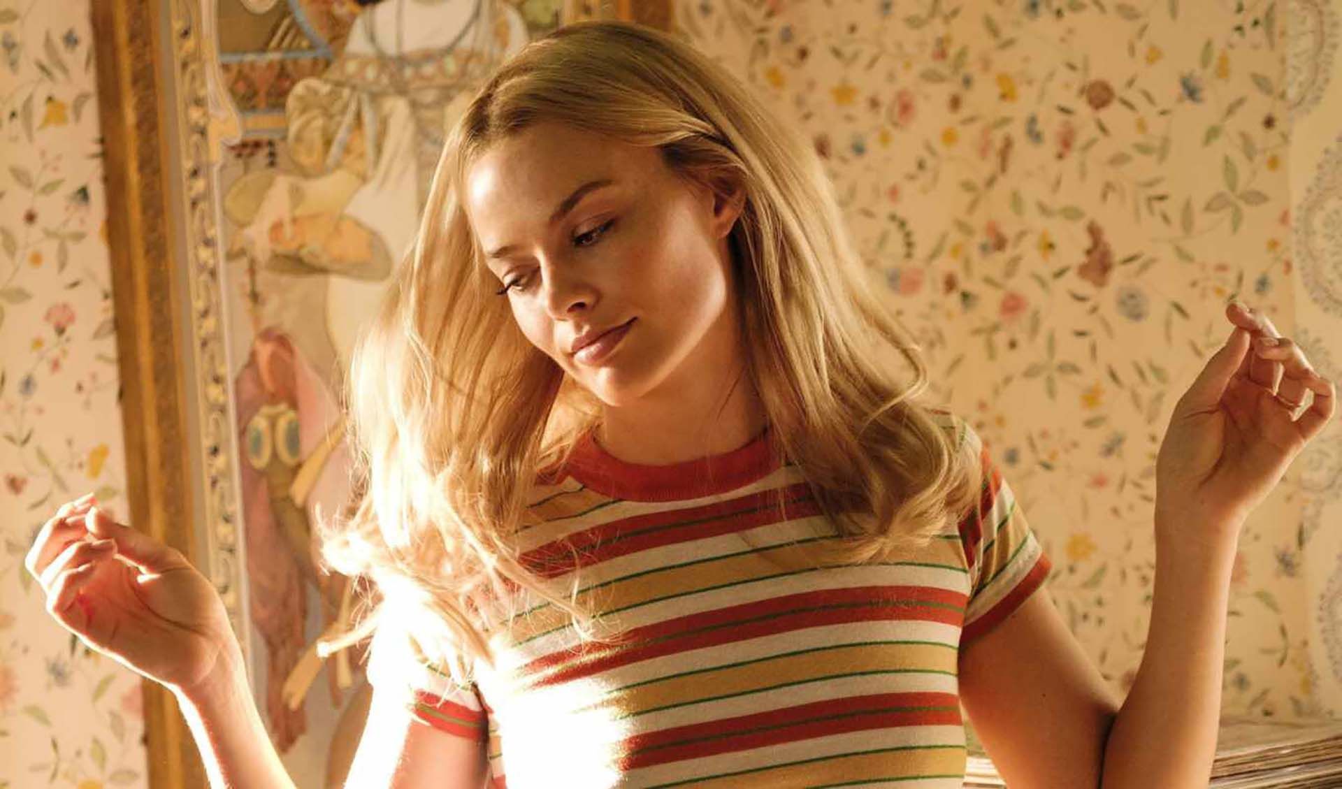 2022-2-margot-robbie-once-upon-a-time-in-hollywood