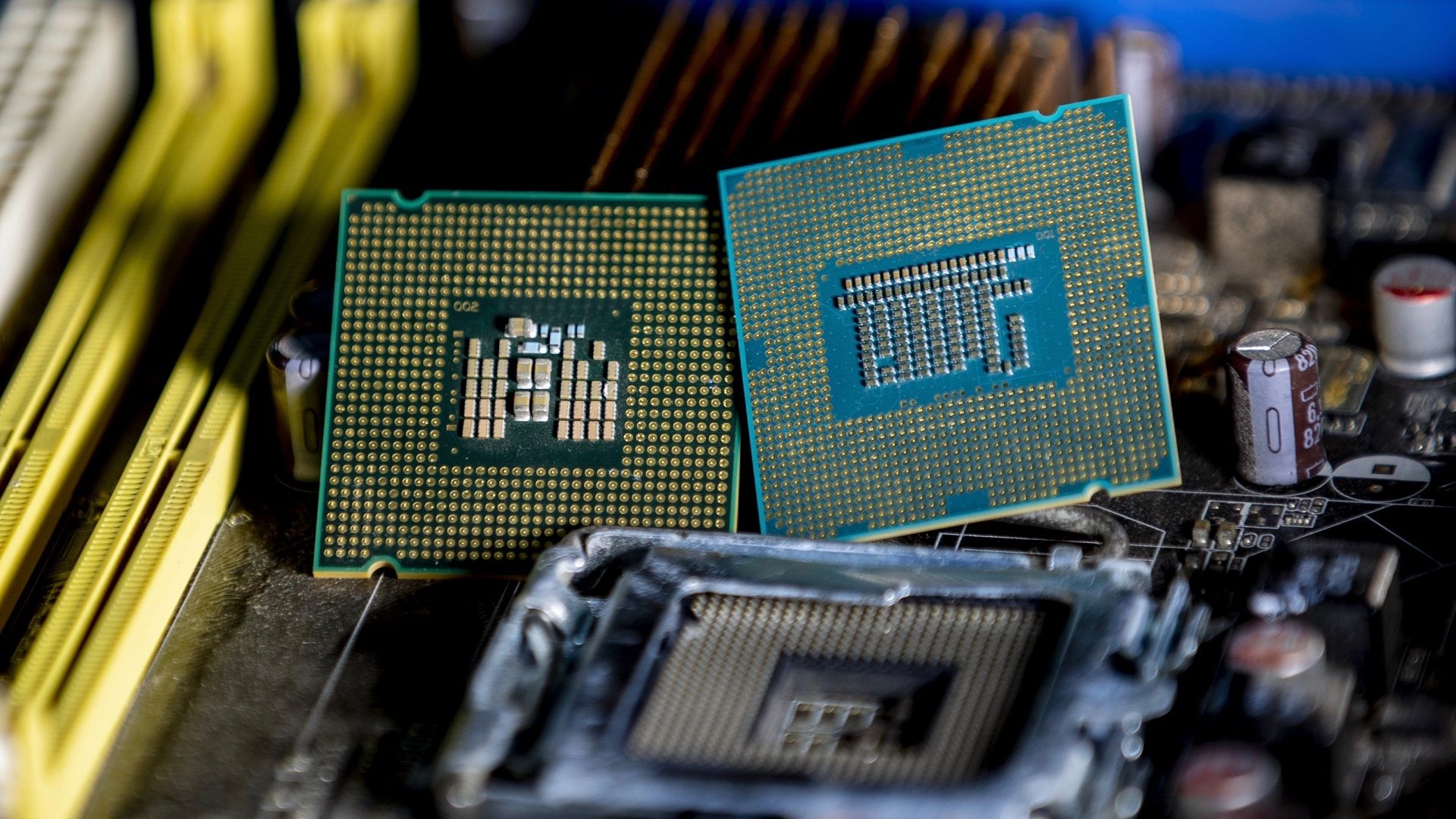 تراشه های اینتل و AMD