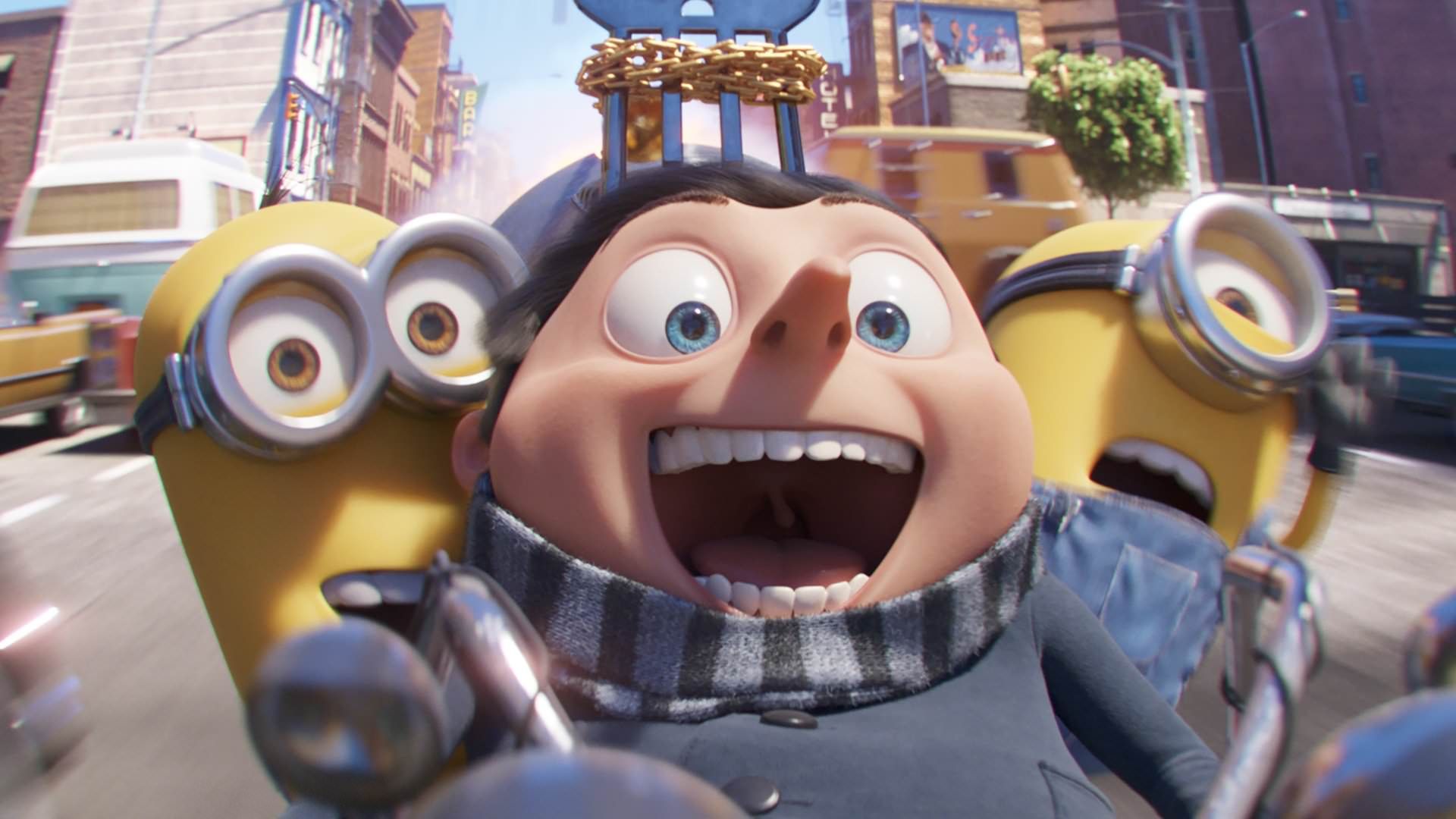 گرو و مینیون ها سوار موتور در انیمیشن Minions: The Rise of Gru