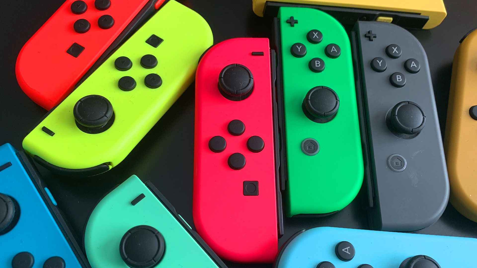 رنگ های مختلف کنترلر های  Joy-Con 