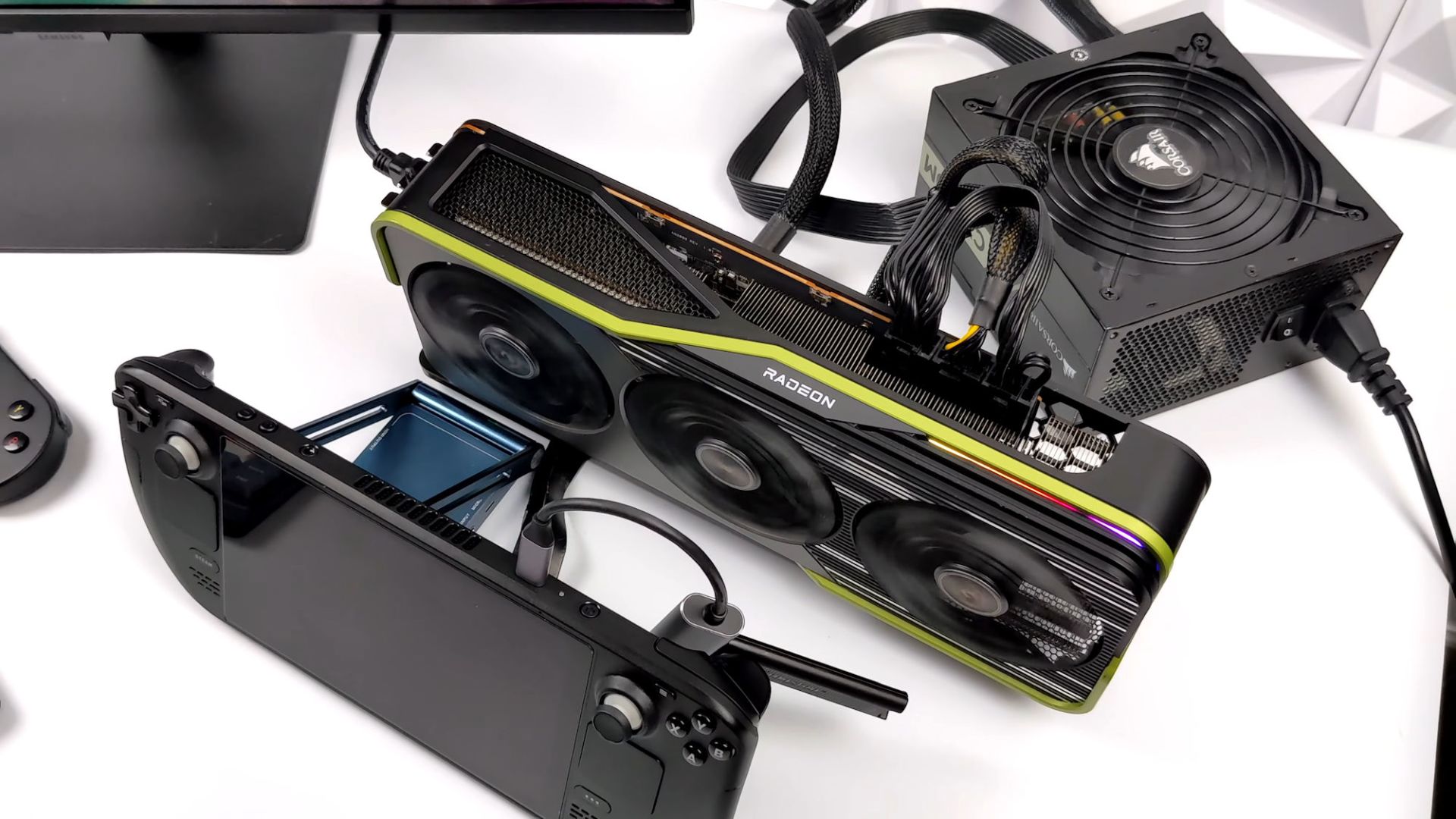کنسول دستی Steam Deck با GPU اکسترنال Radeon RX 6900 XT