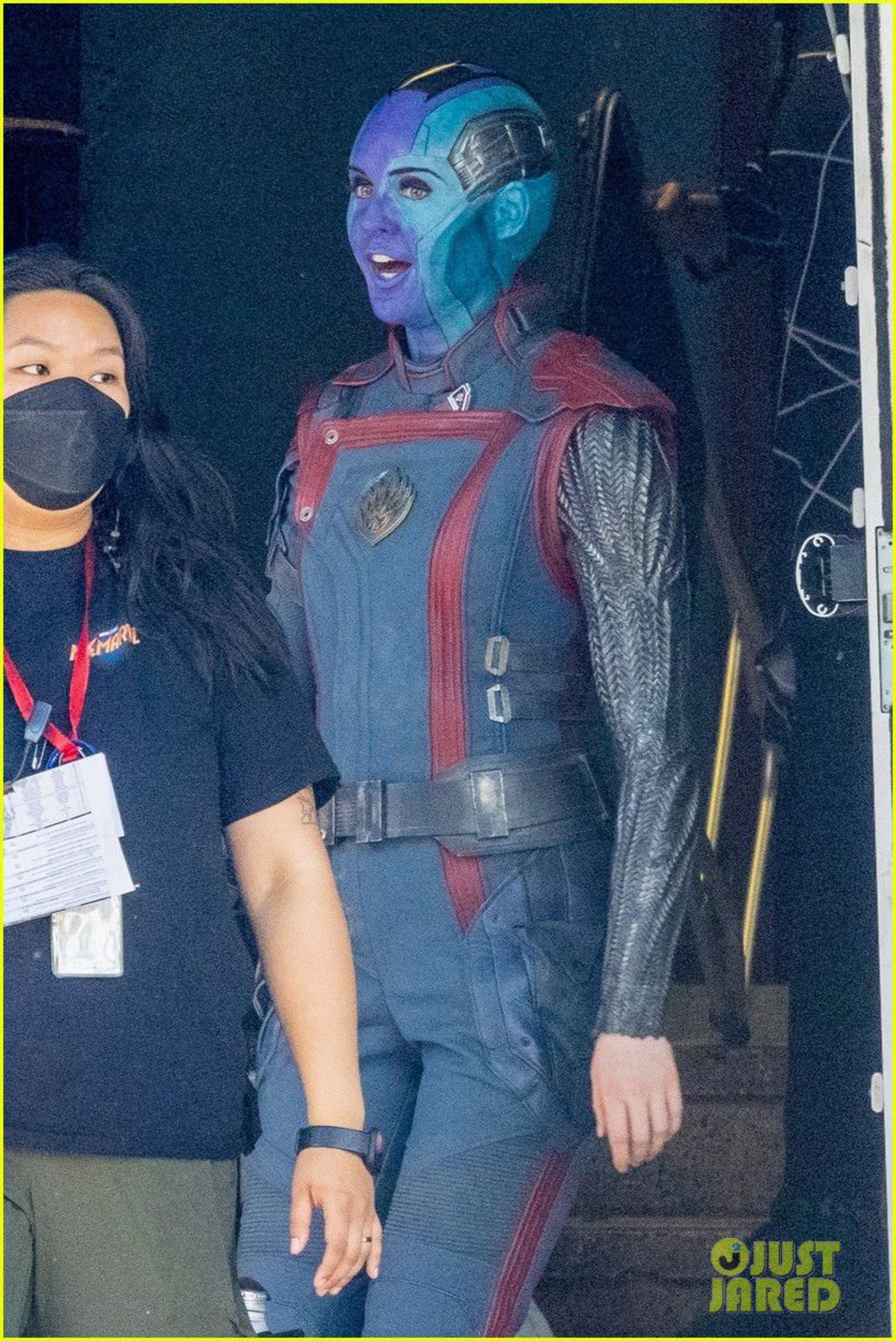کارن گیلان در نقش نبیولا در پشت صحنه فیلم Guardians of the Galaxy Vol. 3