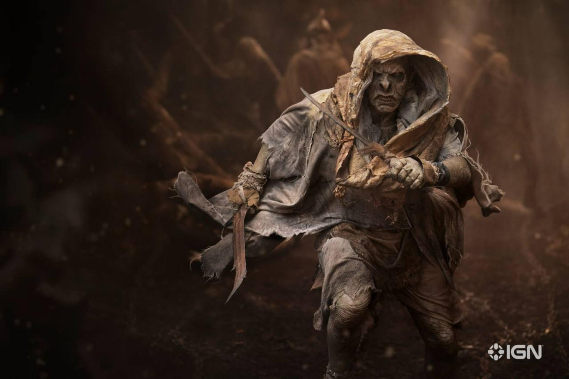 یک اورک در حال فرار کردن در سریال The Lord of the Rings: The Rings of Power